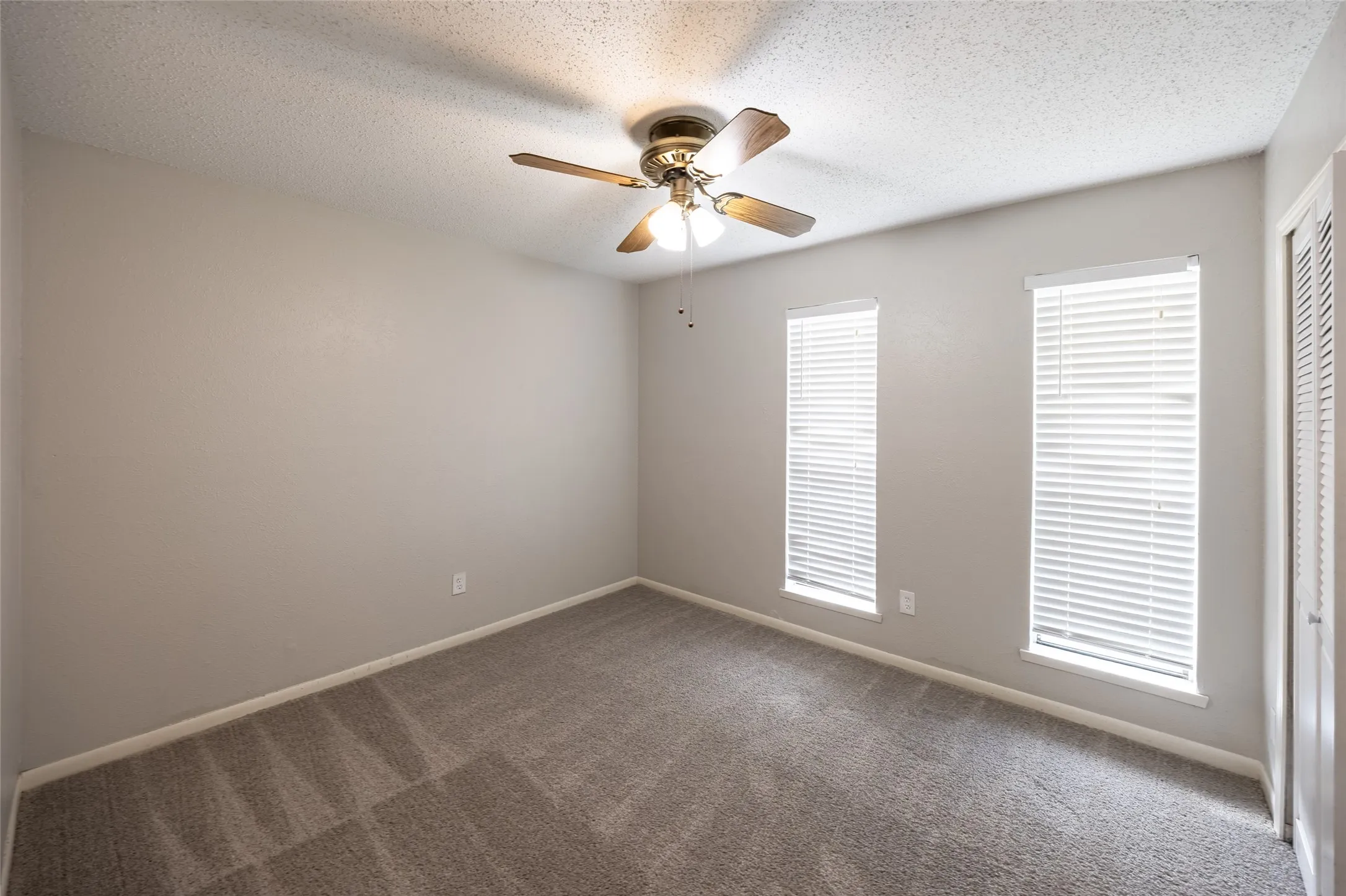 Single Family Residence For Sale in Collin County , 669 Buffalo Bend, Plano, Texas 75023, 3 Bedroom, 2 Bathroom, 2 Garage spaces, 1,444 Sqft, built in 1981, mls#21293779, Real Estate Agent in Plano, Homes For Sale in Collin county, Homes For Sale in Plano, Realtor in Plano Texas, Real Estate Brokerage Independent Realty Texas, Luminita Cordes Realtor