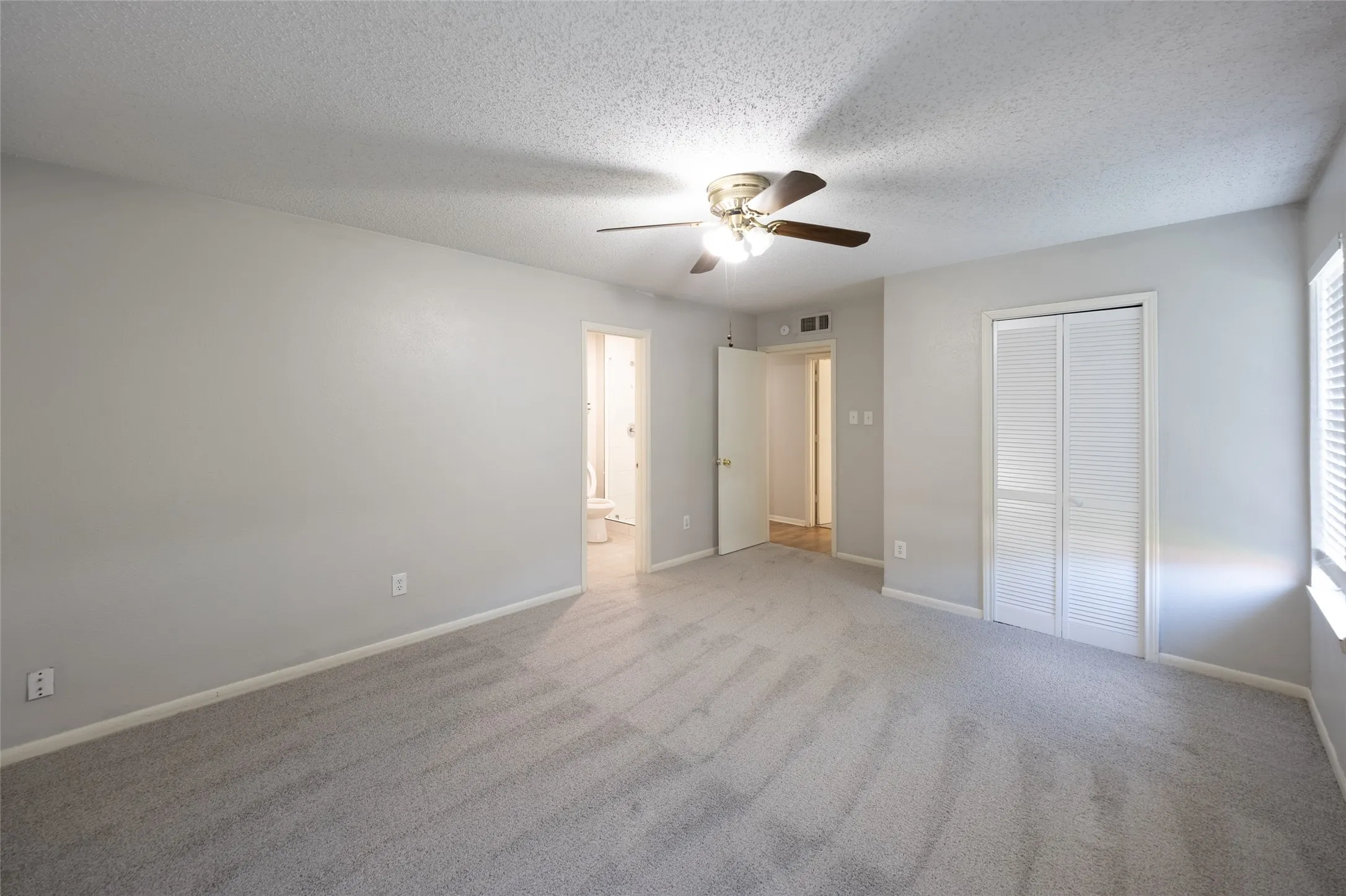 Single Family Residence For Sale in Collin County , 669 Buffalo Bend, Plano, Texas 75023, 3 Bedroom, 2 Bathroom, 2 Garage spaces, 1,444 Sqft, built in 1981, mls#21293779, Real Estate Agent in Plano, Homes For Sale in Collin county, Homes For Sale in Plano, Realtor in Plano Texas, Real Estate Brokerage Independent Realty Texas, Luminita Cordes Realtor