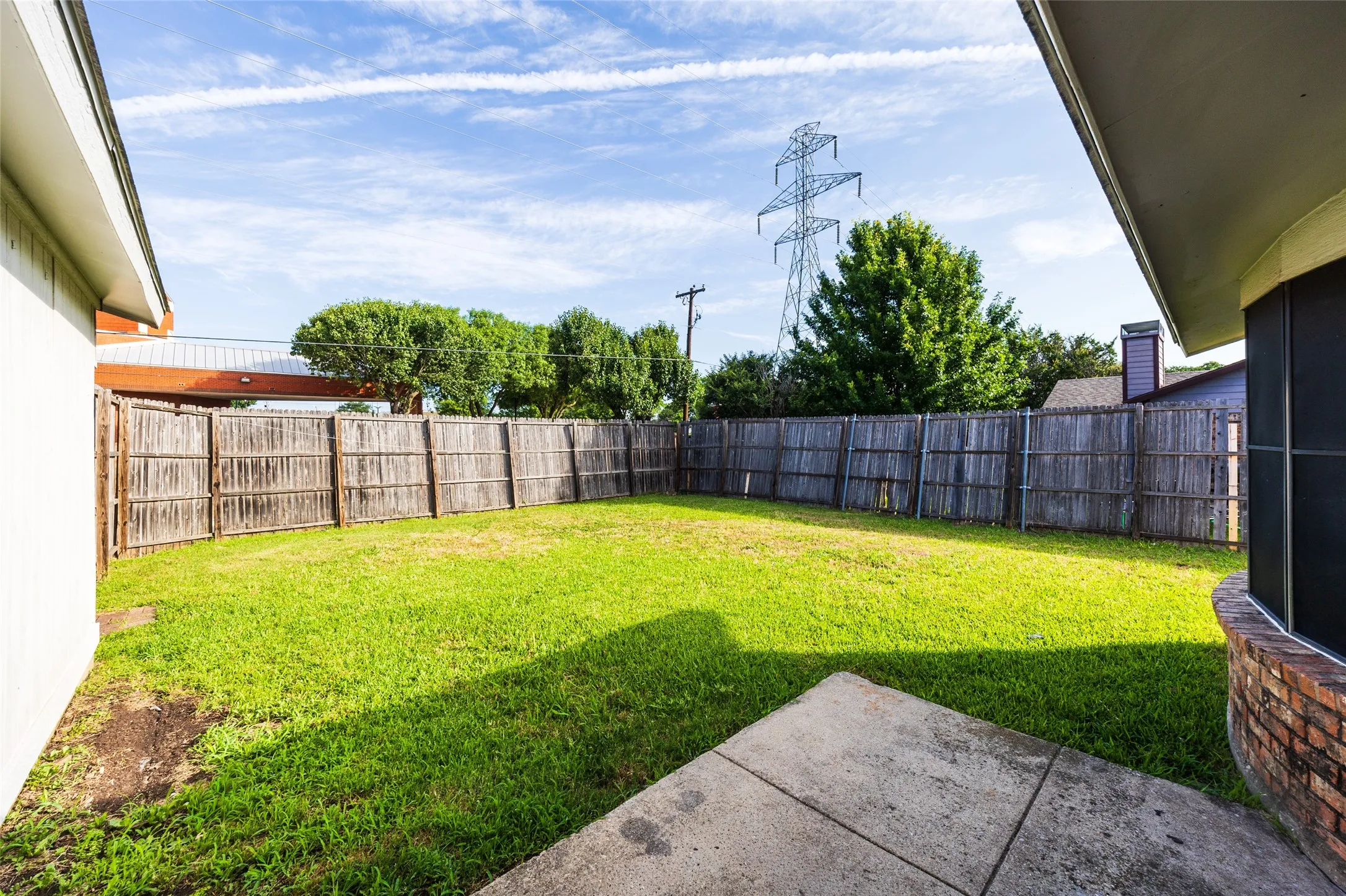Single Family Residence For Sale in Collin County , 669 Buffalo Bend, Plano, Texas 75023, 3 Bedroom, 2 Bathroom, 2 Garage spaces, 1,444 Sqft, built in 1981, mls#21293779, Real Estate Agent in Plano, Homes For Sale in Collin county, Homes For Sale in Plano, Realtor in Plano Texas, Real Estate Brokerage Independent Realty Texas, Luminita Cordes Realtor