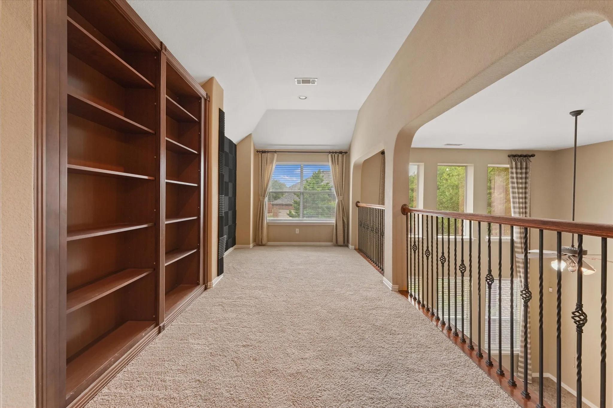 Single Family Residence For Sale in Rockwall County , 1055 Pinehurst Drive, Rockwall, Texas 75087, 4 Bedroom, 4 Bathroom, 2 Garage spaces, 4,397 Sqft, built in 2005, mls#21290343, Real Estate Agent in Rockwall, Homes For Sale in Rockwall county, Homes For Sale in Rockwall, Realtor in Rockwall Texas, Real Estate Brokerage Independent Realty Texas, Luminita Cordes Realtor