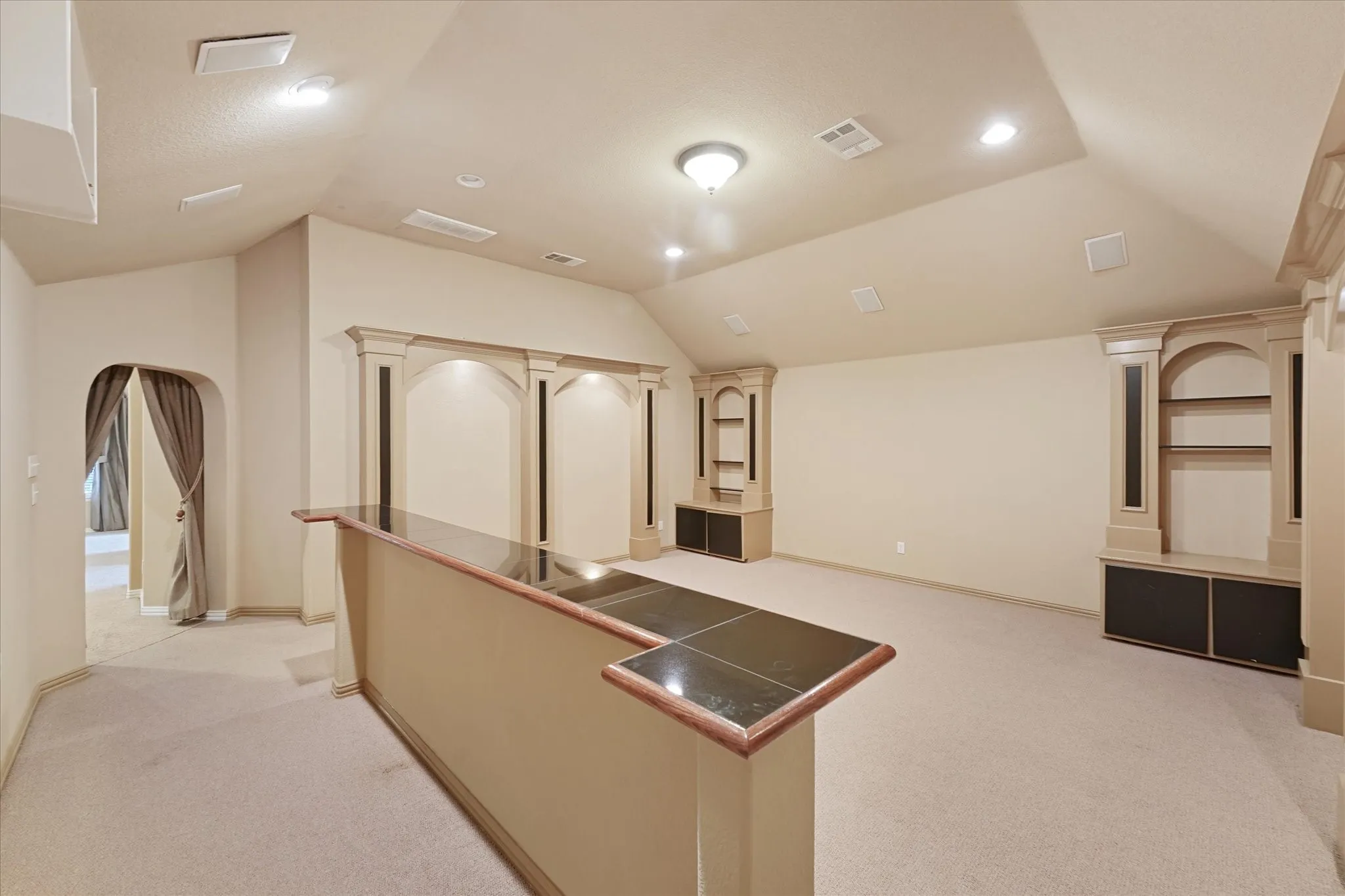 Single Family Residence For Sale in Rockwall County , 1055 Pinehurst Drive, Rockwall, Texas 75087, 4 Bedroom, 4 Bathroom, 2 Garage spaces, 4,397 Sqft, built in 2005, mls#21290343, Real Estate Agent in Rockwall, Homes For Sale in Rockwall county, Homes For Sale in Rockwall, Realtor in Rockwall Texas, Real Estate Brokerage Independent Realty Texas, Luminita Cordes Realtor