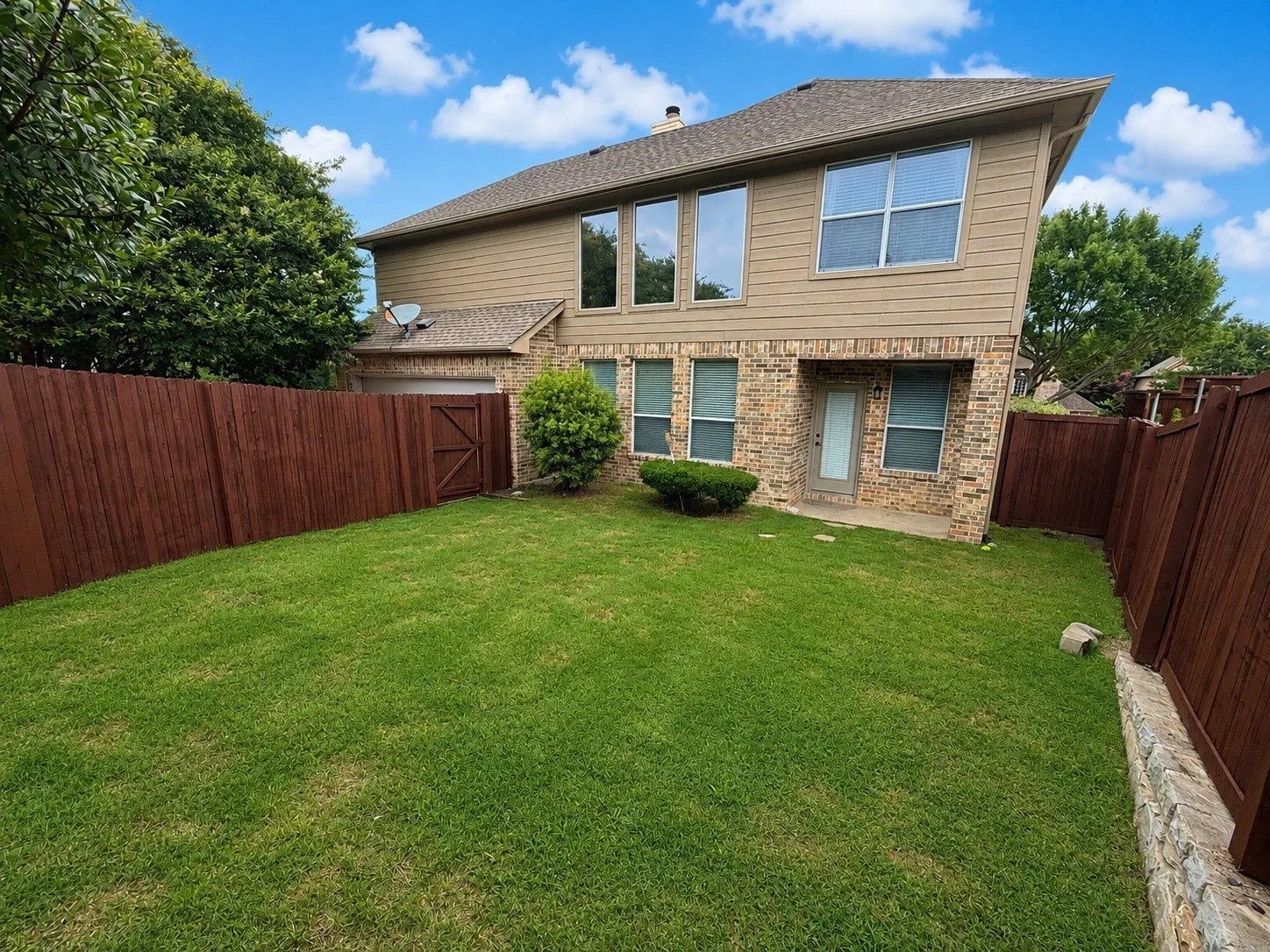 Single Family Residence For Sale in Rockwall County , 1055 Pinehurst Drive, Rockwall, Texas 75087, 4 Bedroom, 4 Bathroom, 2 Garage spaces, 4,397 Sqft, built in 2005, mls#21290343, Real Estate Agent in Rockwall, Homes For Sale in Rockwall county, Homes For Sale in Rockwall, Realtor in Rockwall Texas, Real Estate Brokerage Independent Realty Texas, Luminita Cordes Realtor
