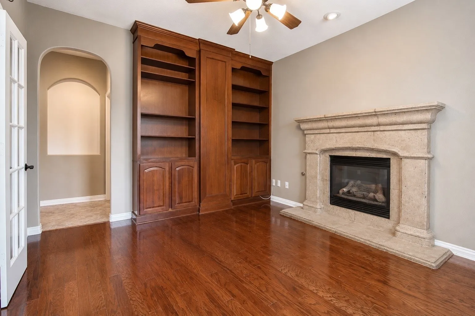Single Family Residence For Sale in Rockwall County , 1055 Pinehurst Drive, Rockwall, Texas 75087, 4 Bedroom, 4 Bathroom, 2 Garage spaces, 4,397 Sqft, built in 2005, mls#21290343, Real Estate Agent in Rockwall, Homes For Sale in Rockwall county, Homes For Sale in Rockwall, Realtor in Rockwall Texas, Real Estate Brokerage Independent Realty Texas, Luminita Cordes Realtor