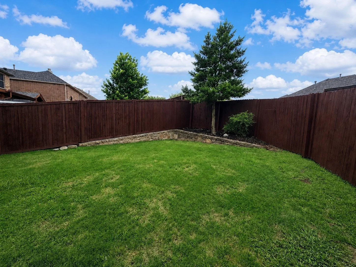Single Family Residence For Sale in Rockwall County , 1055 Pinehurst Drive, Rockwall, Texas 75087, 4 Bedroom, 4 Bathroom, 2 Garage spaces, 4,397 Sqft, built in 2005, mls#21290343, Real Estate Agent in Rockwall, Homes For Sale in Rockwall county, Homes For Sale in Rockwall, Realtor in Rockwall Texas, Real Estate Brokerage Independent Realty Texas, Luminita Cordes Realtor