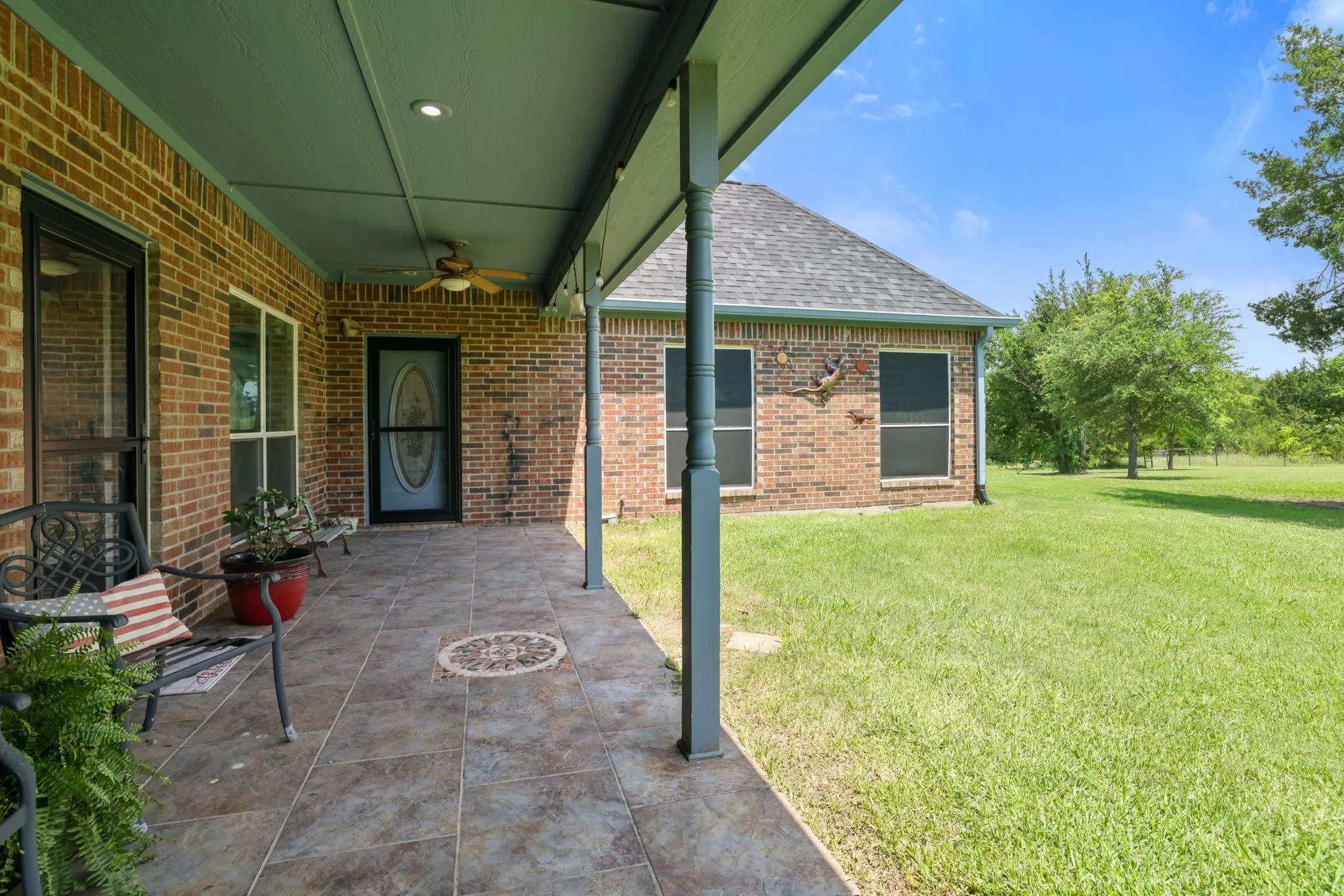 Farm For Sale in Grayson County , 303 Celtic Road, Howe, Texas 75459, 3 Bedroom, 4 Bathroom, 2 Garage spaces, 2,706 Sqft, built in 2004, mls#21292759, Real Estate Agent in Howe, Homes For Sale in Grayson county, Homes For Sale in Howe, Realtor in Howe Texas, Real Estate Brokerage Independent Realty Texas, Luminita Cordes Realtor