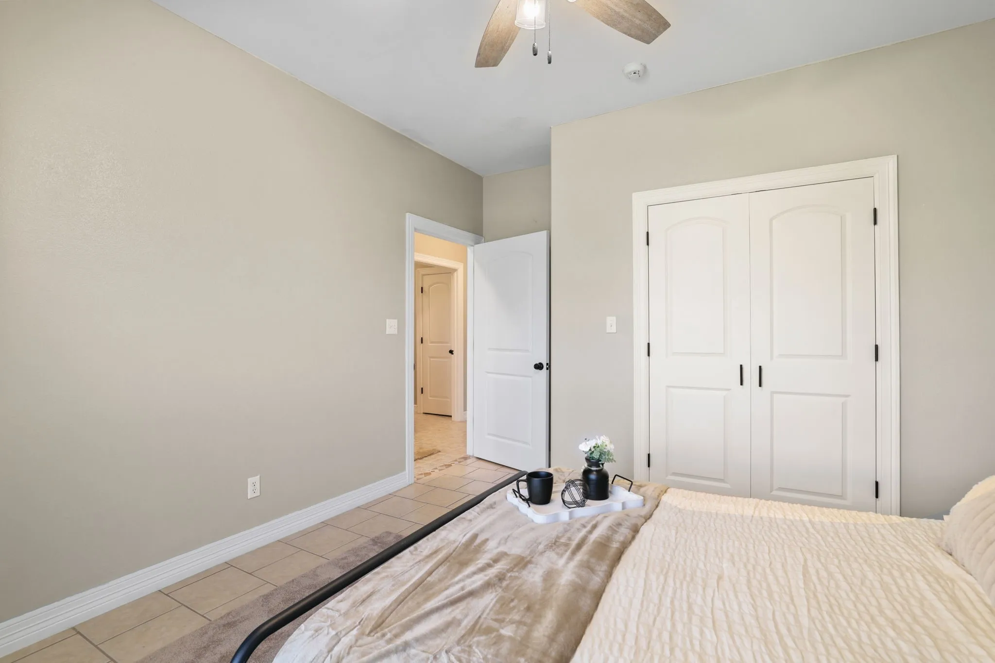 Farm For Sale in Grayson County , 303 Celtic Road, Howe, Texas 75459, 3 Bedroom, 4 Bathroom, 2 Garage spaces, 2,706 Sqft, built in 2004, mls#21292759, Real Estate Agent in Howe, Homes For Sale in Grayson county, Homes For Sale in Howe, Realtor in Howe Texas, Real Estate Brokerage Independent Realty Texas, Luminita Cordes Realtor