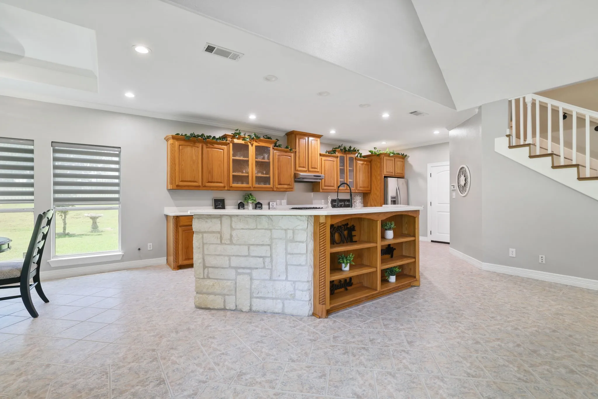 Farm For Sale in Grayson County , 303 Celtic Road, Howe, Texas 75459, 3 Bedroom, 4 Bathroom, 2 Garage spaces, 2,706 Sqft, built in 2004, mls#21292759, Real Estate Agent in Howe, Homes For Sale in Grayson county, Homes For Sale in Howe, Realtor in Howe Texas, Real Estate Brokerage Independent Realty Texas, Luminita Cordes Realtor