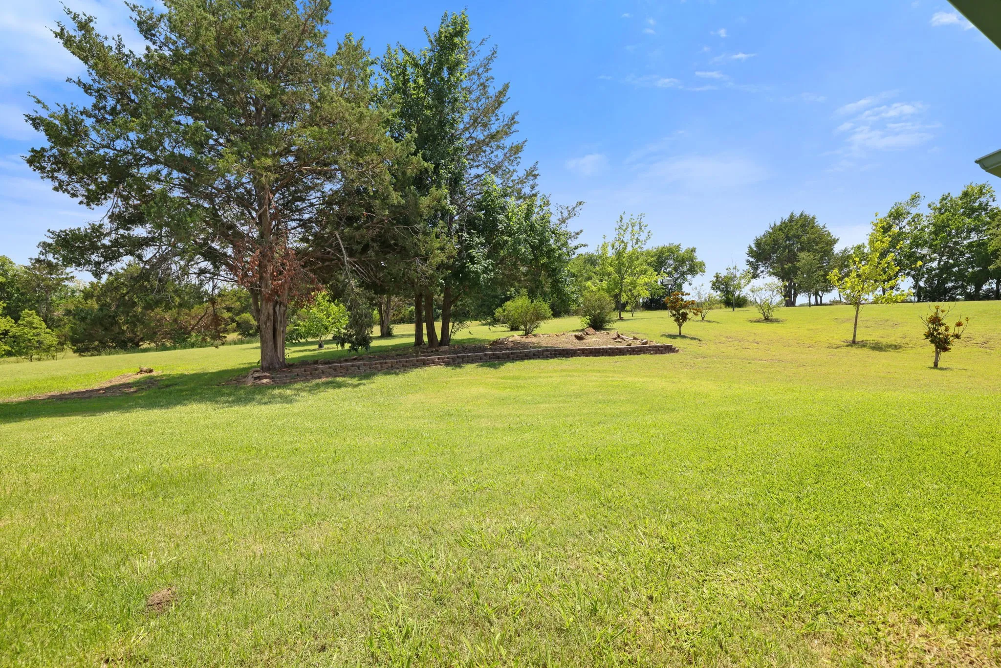 Farm For Sale in Grayson County , 303 Celtic Road, Howe, Texas 75459, 3 Bedroom, 4 Bathroom, 2 Garage spaces, 2,706 Sqft, built in 2004, mls#21292759, Real Estate Agent in Howe, Homes For Sale in Grayson county, Homes For Sale in Howe, Realtor in Howe Texas, Real Estate Brokerage Independent Realty Texas, Luminita Cordes Realtor