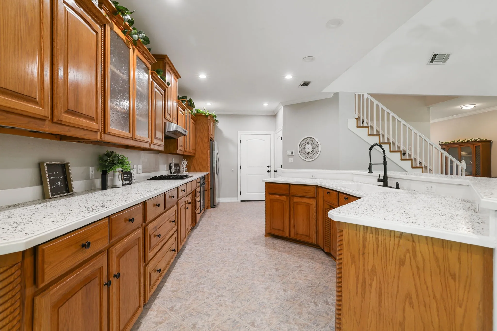 Farm For Sale in Grayson County , 303 Celtic Road, Howe, Texas 75459, 3 Bedroom, 4 Bathroom, 2 Garage spaces, 2,706 Sqft, built in 2004, mls#21292759, Real Estate Agent in Howe, Homes For Sale in Grayson county, Homes For Sale in Howe, Realtor in Howe Texas, Real Estate Brokerage Independent Realty Texas, Luminita Cordes Realtor