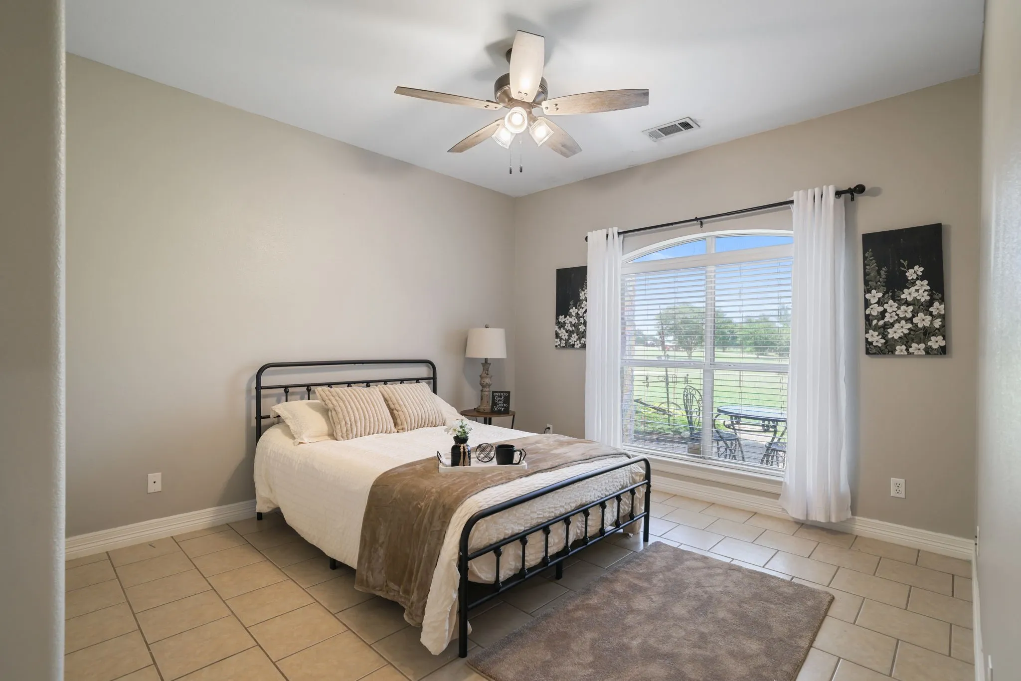 Farm For Sale in Grayson County , 303 Celtic Road, Howe, Texas 75459, 3 Bedroom, 4 Bathroom, 2 Garage spaces, 2,706 Sqft, built in 2004, mls#21292759, Real Estate Agent in Howe, Homes For Sale in Grayson county, Homes For Sale in Howe, Realtor in Howe Texas, Real Estate Brokerage Independent Realty Texas, Luminita Cordes Realtor