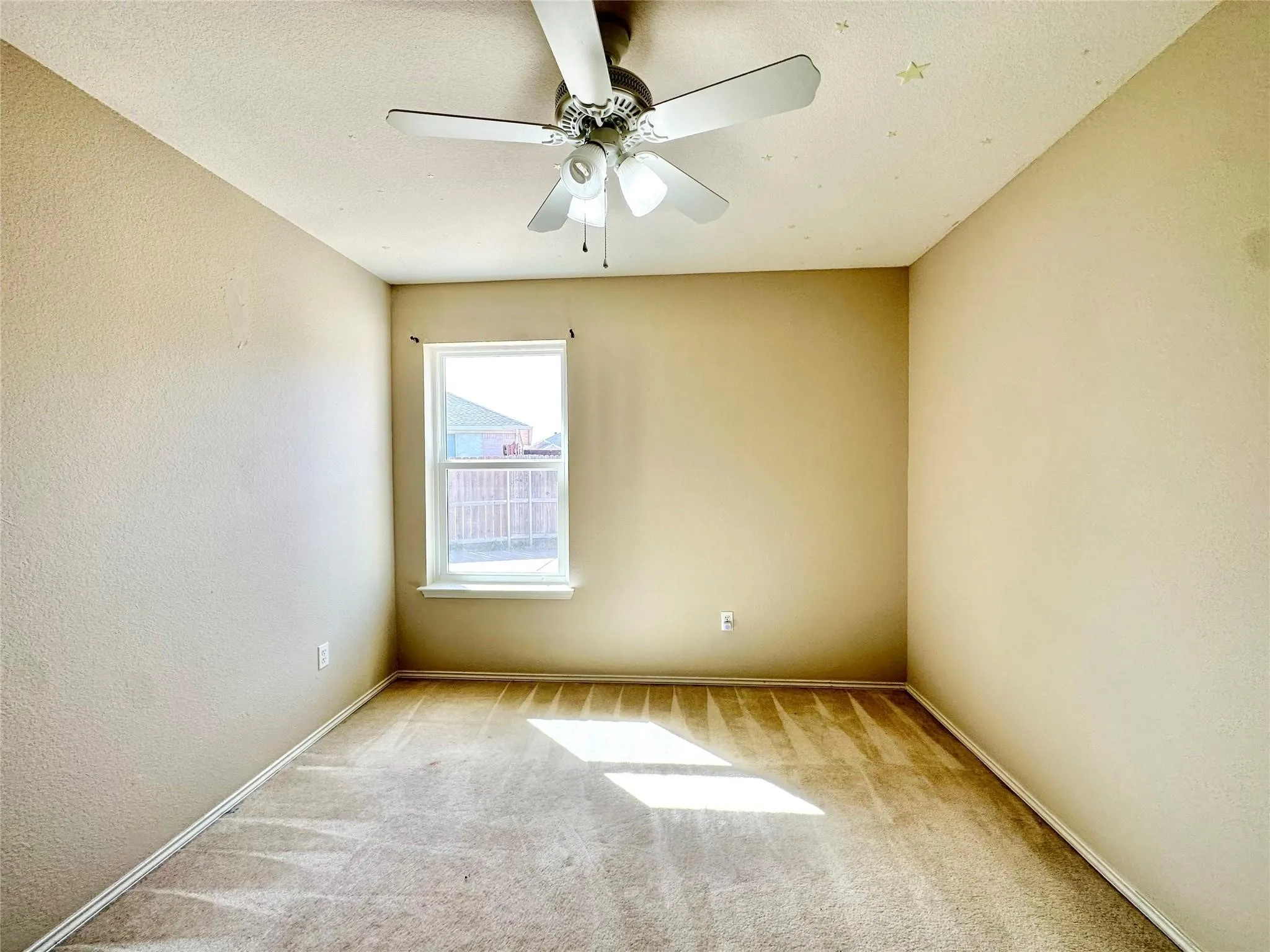 Single Family Residence For Rent in Tarrant County , 7006 Pickford Court, Arlington, Texas 76001, 3 Bedrooms, 2 Bathrooms, 2 Garage spaces, 1,765 Sqft, built in 1999, Price $2,100, mls#21294298, Real Estate Agent in Arlington, Homes For Rent in Tarrant county, Homes For Rent in Arlington, Realtor in Arlington Texas, Real Estate Brokerage Independent Realty Texas, Luminita Cordes Realtor