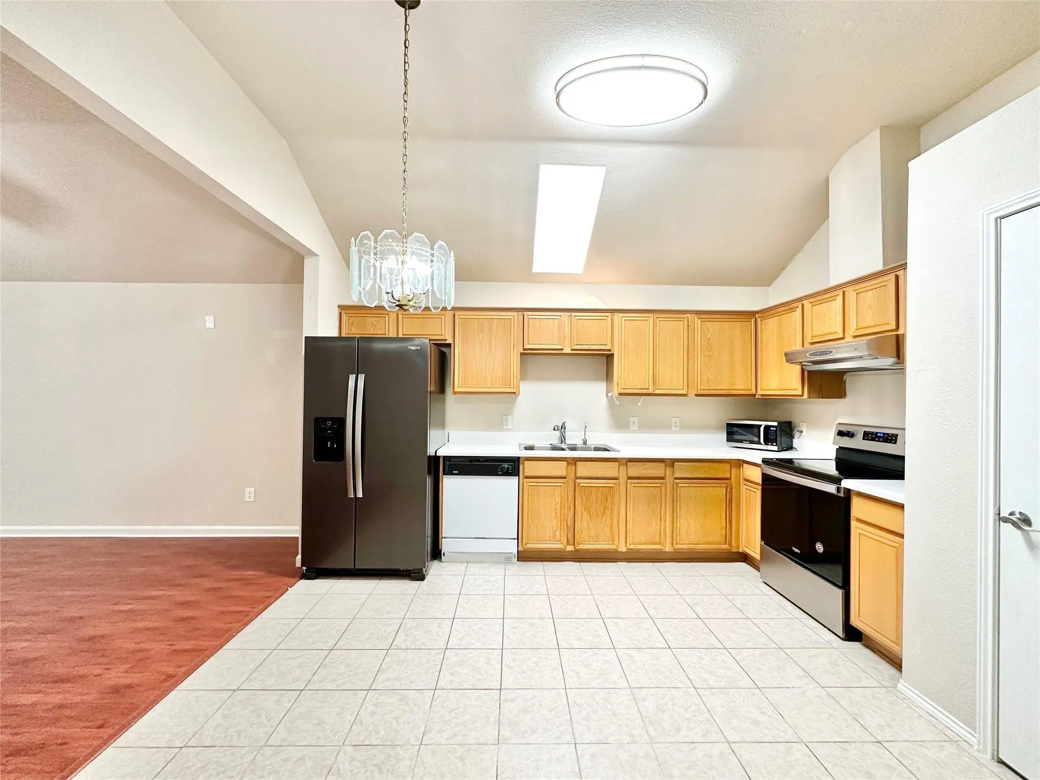 Single Family Residence For Rent in Tarrant County , 7006 Pickford Court, Arlington, Texas 76001, 3 Bedrooms, 2 Bathrooms, 2 Garage spaces, 1,765 Sqft, built in 1999, Price $2,100, mls#21294298, Real Estate Agent in Arlington, Homes For Rent in Tarrant county, Homes For Rent in Arlington, Realtor in Arlington Texas, Real Estate Brokerage Independent Realty Texas, Luminita Cordes Realtor