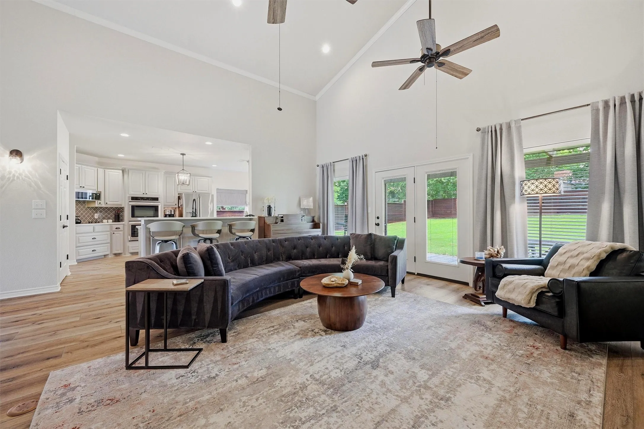 Single Family Residence For Sale in Cooke County , 219 Navajo Trail, Lake Kiowa, Texas 76240, 4 Bedroom, 4 Bathroom, 2 Garage spaces, 3,687 Sqft, built in 2001, mls#21294184, Real Estate Agent in Lake Kiowa, Homes For Sale in Cooke county, Homes For Sale in Lake Kiowa, Realtor in Lake Kiowa Texas, Real Estate Brokerage Independent Realty Texas, Luminita Cordes Realtor