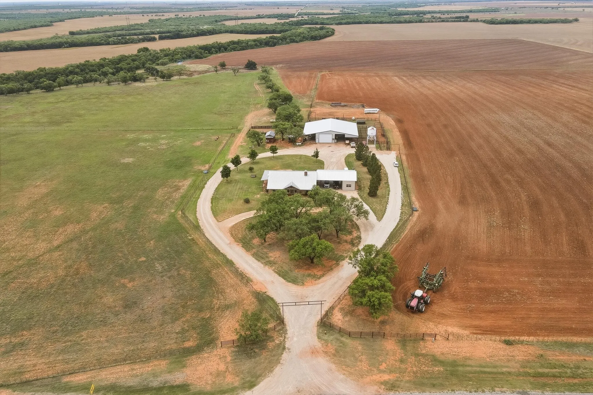 Farm For Sale in Jones County , 15030 N Fm 600, Avoca, Texas 79503, 3 Bedroom, 2 Bathroom, Garage spaces, 2,264 Sqft, built in 2011, mls#21294293, Real Estate Agent in Avoca, Homes For Sale in Jones county, Homes For Sale in Avoca, Realtor in Avoca Texas, Real Estate Brokerage Independent Realty Texas, Luminita Cordes Realtor