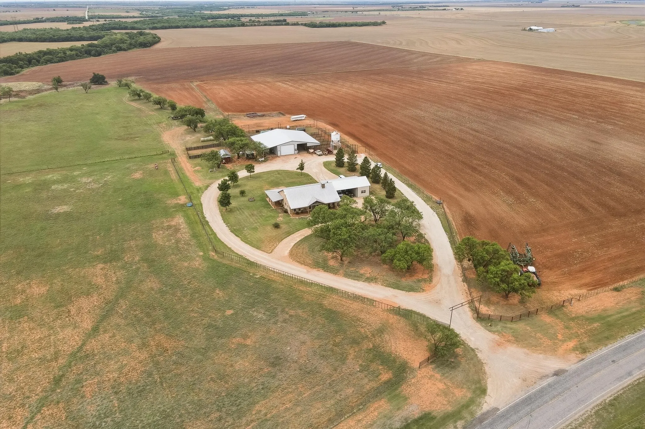 Farm For Sale in Jones County , 15030 N Fm 600, Avoca, Texas 79503, 3 Bedroom, 2 Bathroom, Garage spaces, 2,264 Sqft, built in 2011, mls#21294293, Real Estate Agent in Avoca, Homes For Sale in Jones county, Homes For Sale in Avoca, Realtor in Avoca Texas, Real Estate Brokerage Independent Realty Texas, Luminita Cordes Realtor