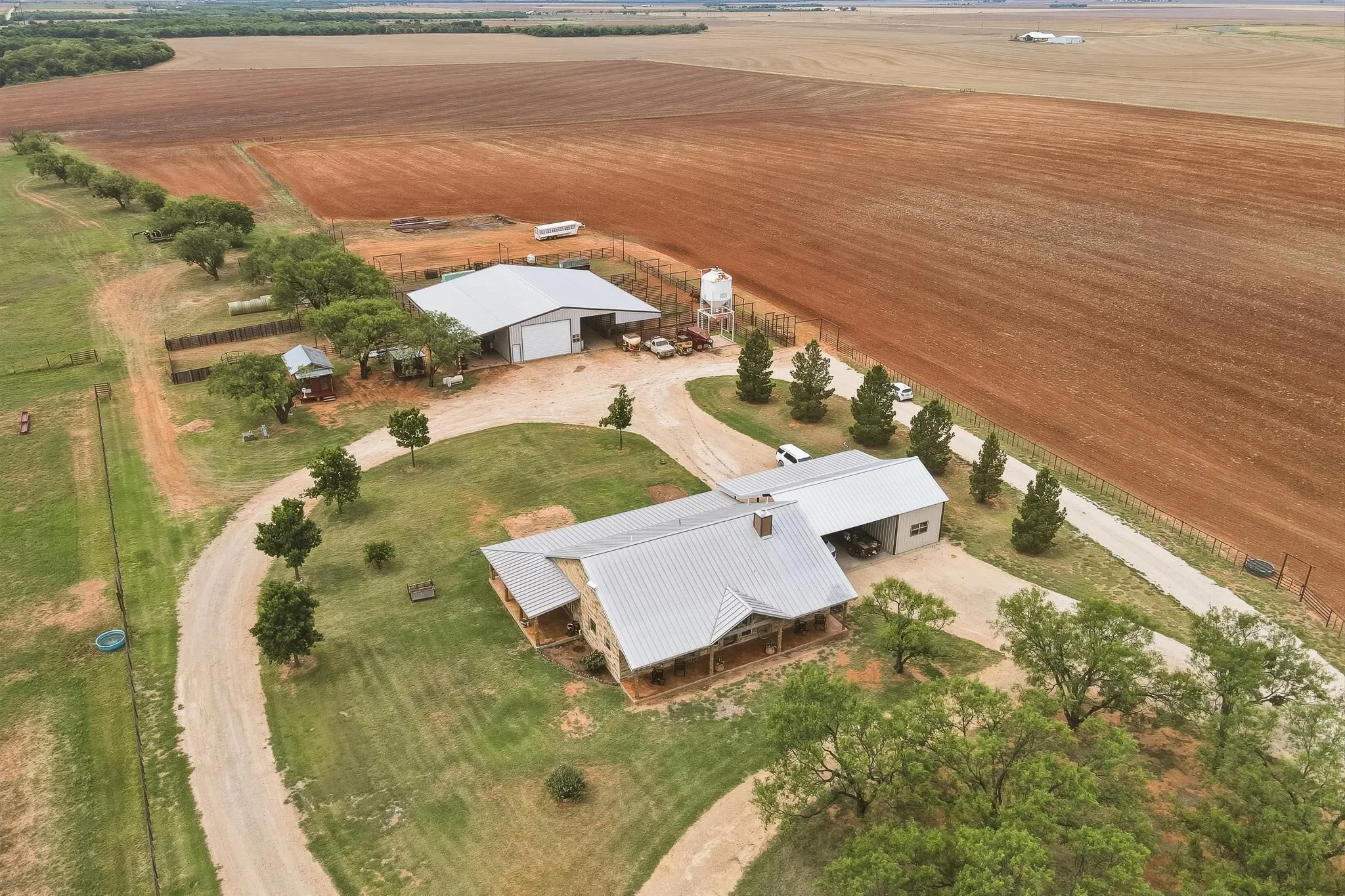 Farm For Sale in Jones County , 15030 N Fm 600, Avoca, Texas 79503, 3 Bedroom, 2 Bathroom, Garage spaces, 2,264 Sqft, built in 2011, mls#21294293, Real Estate Agent in Avoca, Homes For Sale in Jones county, Homes For Sale in Avoca, Realtor in Avoca Texas, Real Estate Brokerage Independent Realty Texas, Luminita Cordes Realtor