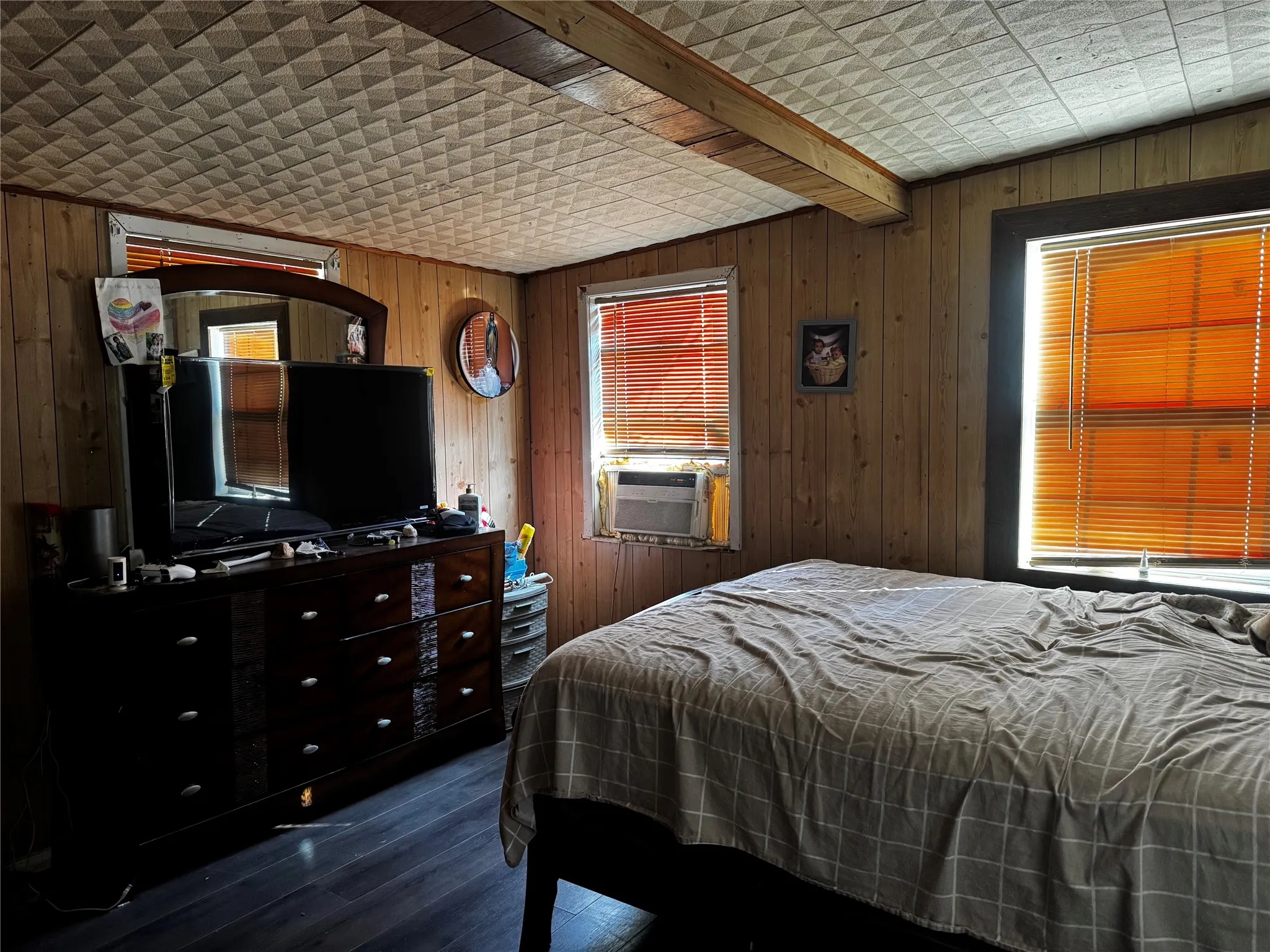 Single Family Residence For Sale in Titus County , 108 N Ellis Ave Avenue, Mt Pleasant, Texas 75455, 7 Bedroom, 4 Bathroom, Garage spaces, 2,139 Sqft, built in 1972, Price $199,000, mls#21284955, Real Estate Agent in Mt Pleasant, Homes For Sale in Titus county, Homes For Sale in Mt Pleasant, Realtor in Mt Pleasant Texas, Real Estate Brokerage Independent Realty Texas, Luminita Cordes Realtor