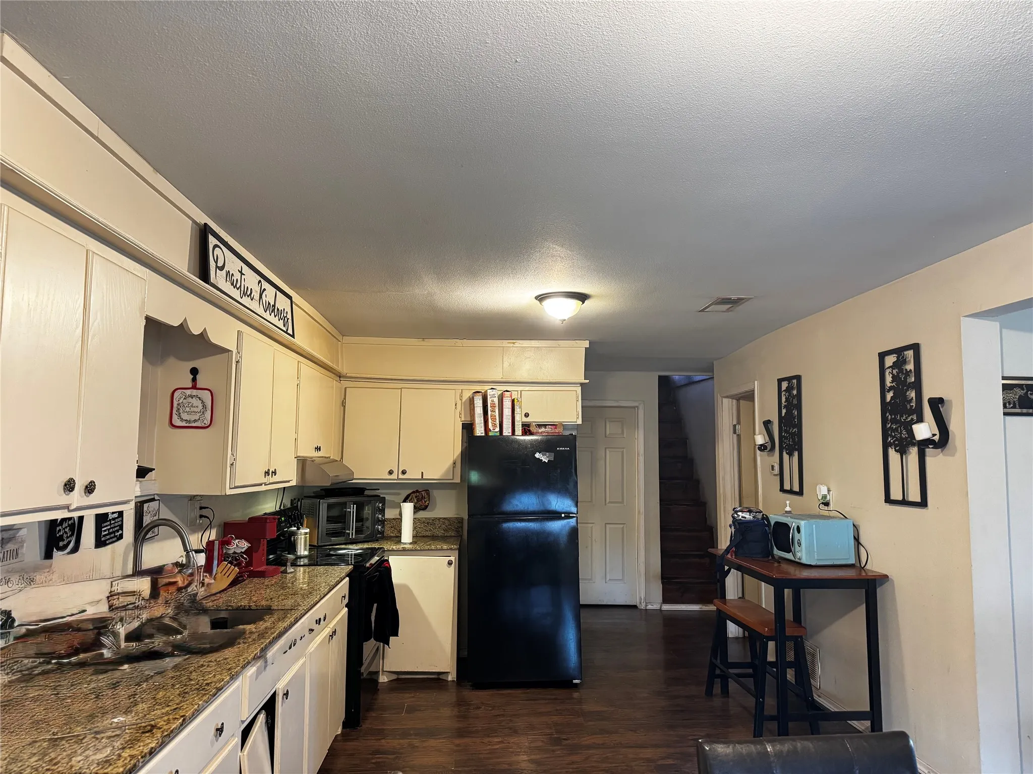 Single Family Residence For Sale in Titus County , 108 N Ellis Ave Avenue, Mt Pleasant, Texas 75455, 7 Bedroom, 4 Bathroom, Garage spaces, 2,139 Sqft, built in 1972, Price $199,000, mls#21284955, Real Estate Agent in Mt Pleasant, Homes For Sale in Titus county, Homes For Sale in Mt Pleasant, Realtor in Mt Pleasant Texas, Real Estate Brokerage Independent Realty Texas, Luminita Cordes Realtor