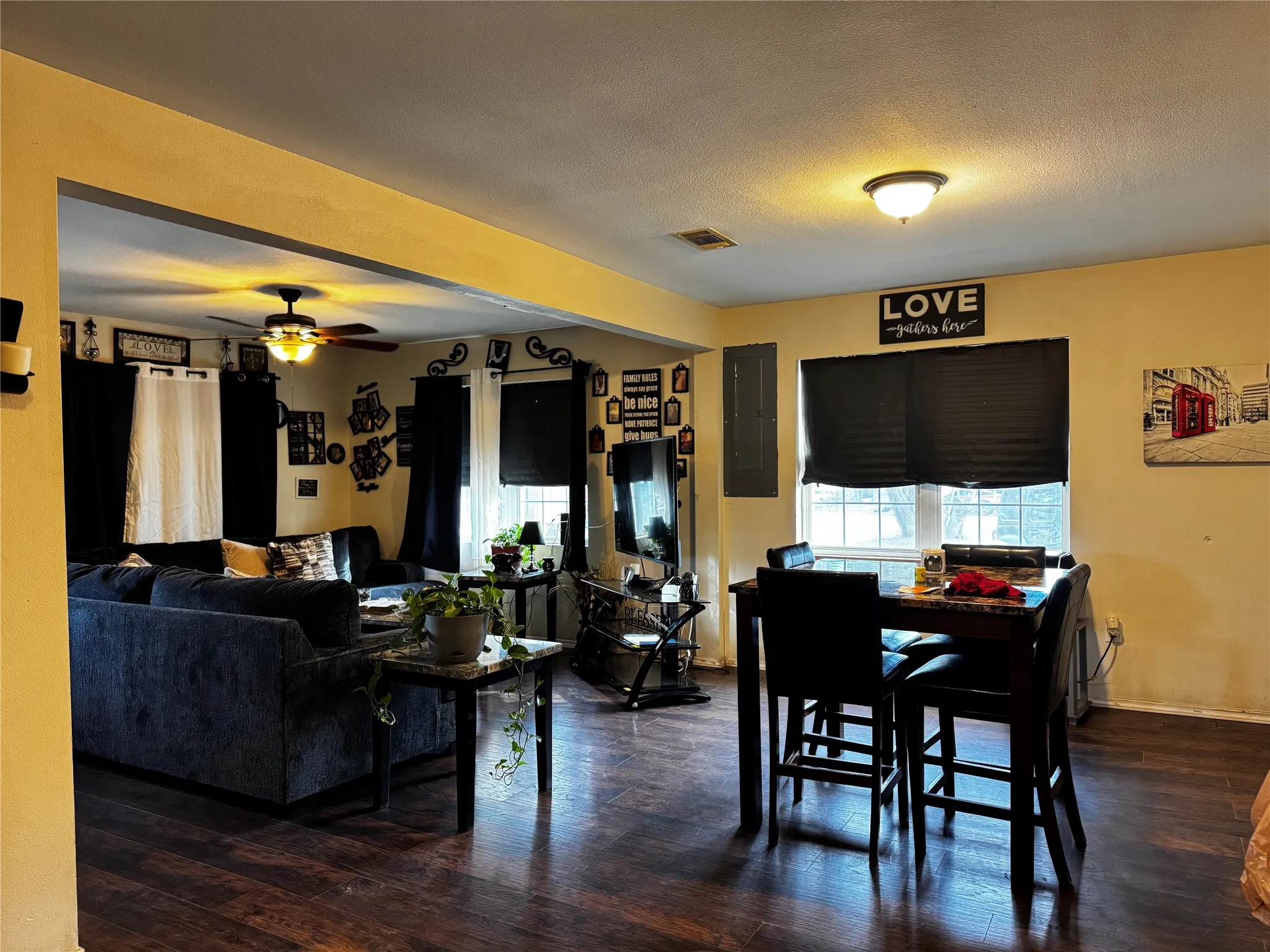 Single Family Residence For Sale in Titus County , 108 N Ellis Ave Avenue, Mt Pleasant, Texas 75455, 7 Bedroom, 4 Bathroom, Garage spaces, 2,139 Sqft, built in 1972, Price $199,000, mls#21284955, Real Estate Agent in Mt Pleasant, Homes For Sale in Titus county, Homes For Sale in Mt Pleasant, Realtor in Mt Pleasant Texas, Real Estate Brokerage Independent Realty Texas, Luminita Cordes Realtor