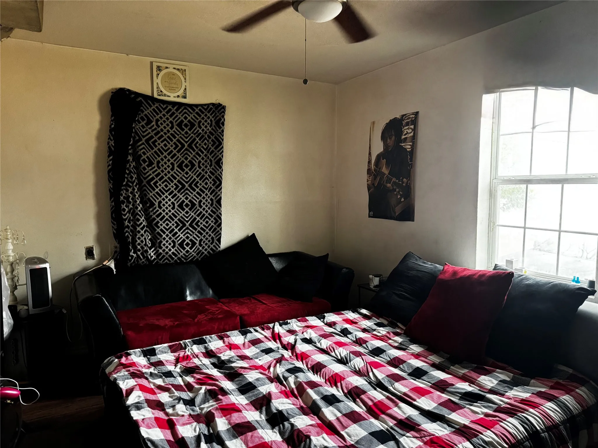 Single Family Residence For Sale in Titus County , 108 N Ellis Ave Avenue, Mt Pleasant, Texas 75455, 7 Bedroom, 4 Bathroom, Garage spaces, 2,139 Sqft, built in 1972, Price $199,000, mls#21284955, Real Estate Agent in Mt Pleasant, Homes For Sale in Titus county, Homes For Sale in Mt Pleasant, Realtor in Mt Pleasant Texas, Real Estate Brokerage Independent Realty Texas, Luminita Cordes Realtor