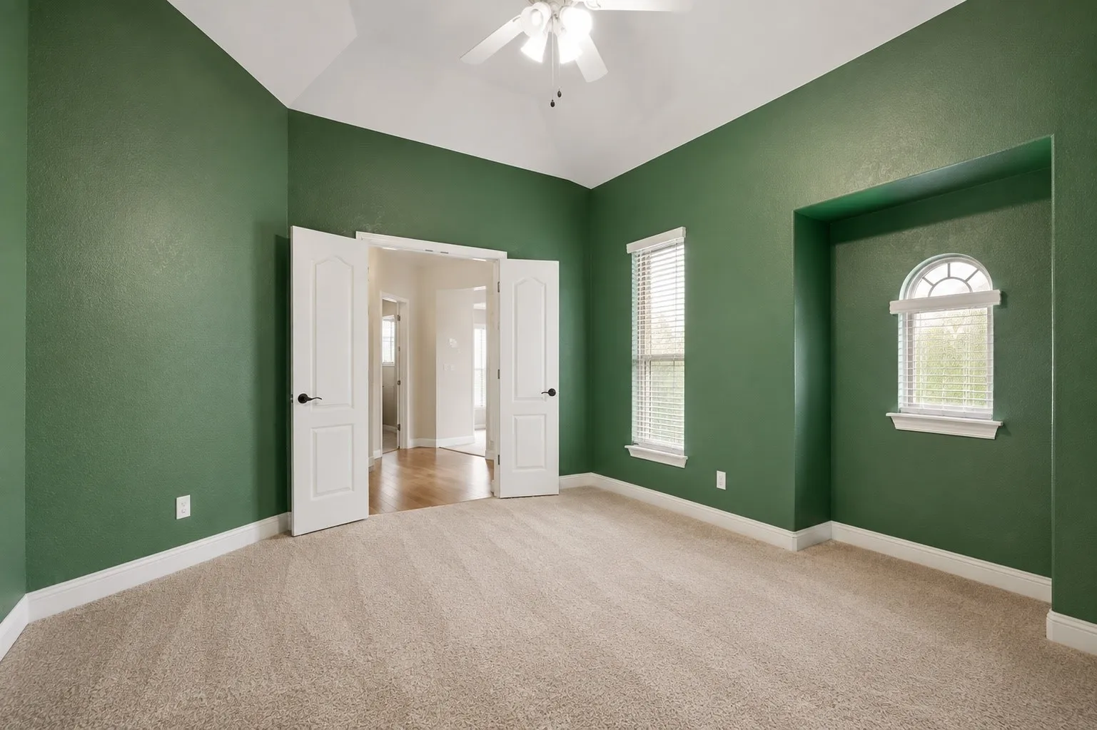 This Office is a mock picture without the furniture.