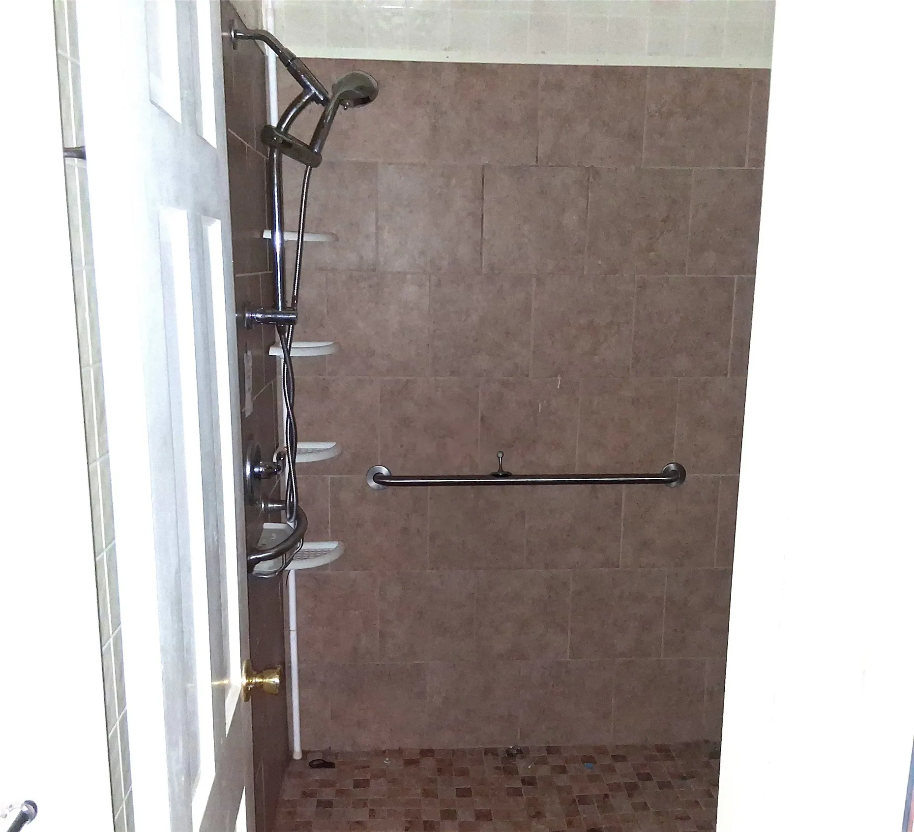 Single Family Residence For Sale in Bowie County , 207 Wildwood Drive, Texarkana, Texas 75501, 4 Bedroom, 3 Bathroom, Garage spaces, 2,877 Sqft, built in 1965, mls#21292346, Real Estate Agent in Texarkana, Homes For Sale in Bowie county, Homes For Sale in Texarkana, Realtor in Texarkana Texas, Real Estate Brokerage Independent Realty Texas, Luminita Cordes Realtor