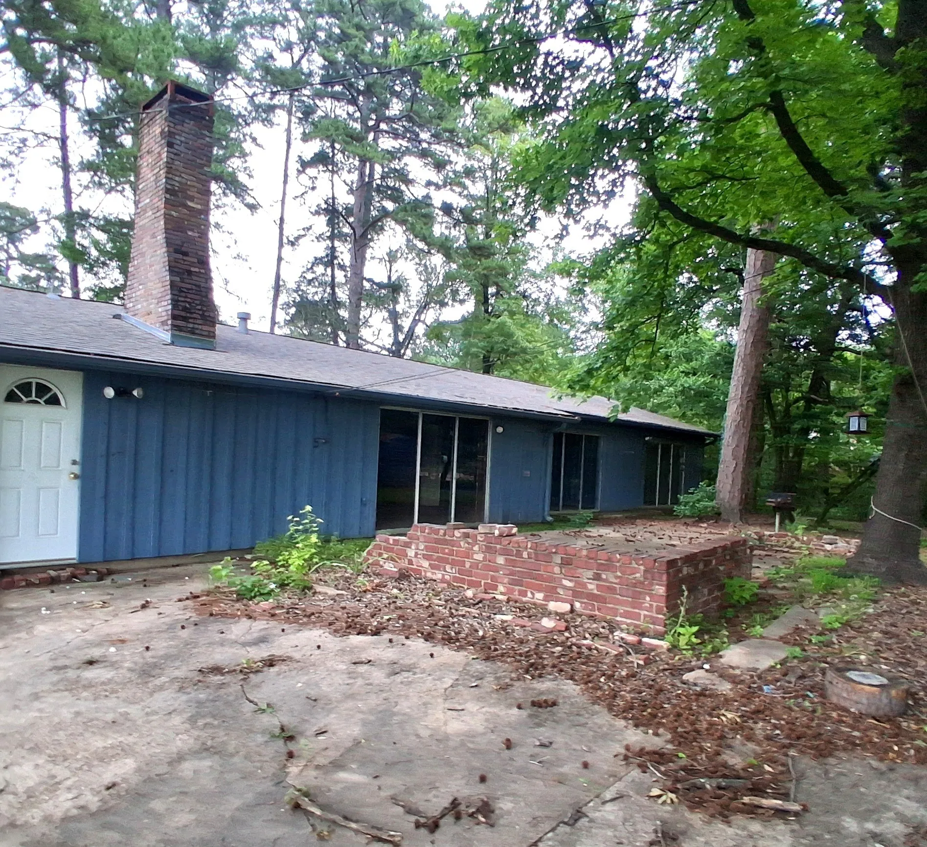 Single Family Residence For Sale in Bowie County , 207 Wildwood Drive, Texarkana, Texas 75501, 4 Bedroom, 3 Bathroom, Garage spaces, 2,877 Sqft, built in 1965, mls#21292346, Real Estate Agent in Texarkana, Homes For Sale in Bowie county, Homes For Sale in Texarkana, Realtor in Texarkana Texas, Real Estate Brokerage Independent Realty Texas, Luminita Cordes Realtor