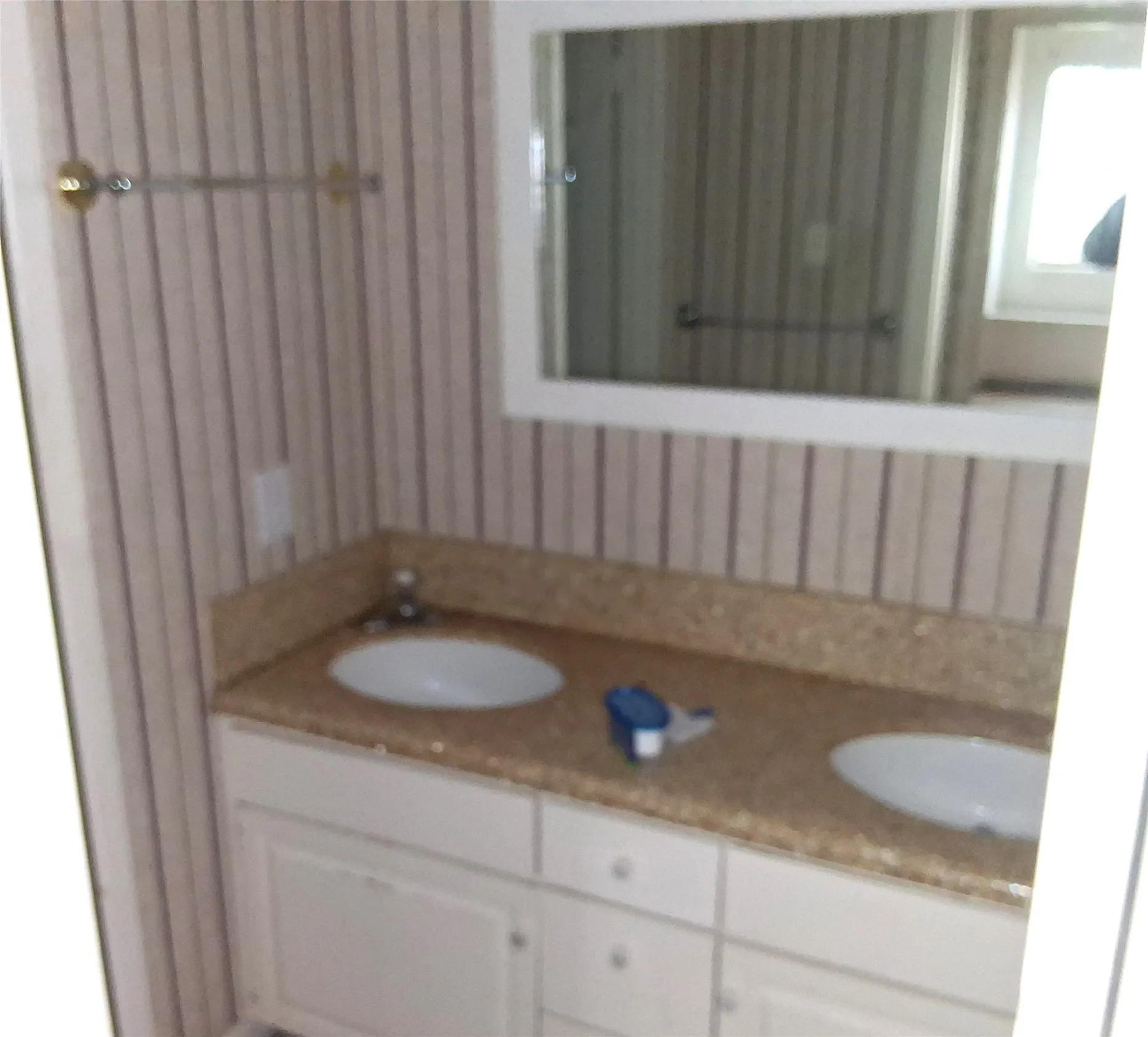 Single Family Residence For Sale in Bowie County , 207 Wildwood Drive, Texarkana, Texas 75501, 4 Bedroom, 3 Bathroom, Garage spaces, 2,877 Sqft, built in 1965, mls#21292346, Real Estate Agent in Texarkana, Homes For Sale in Bowie county, Homes For Sale in Texarkana, Realtor in Texarkana Texas, Real Estate Brokerage Independent Realty Texas, Luminita Cordes Realtor