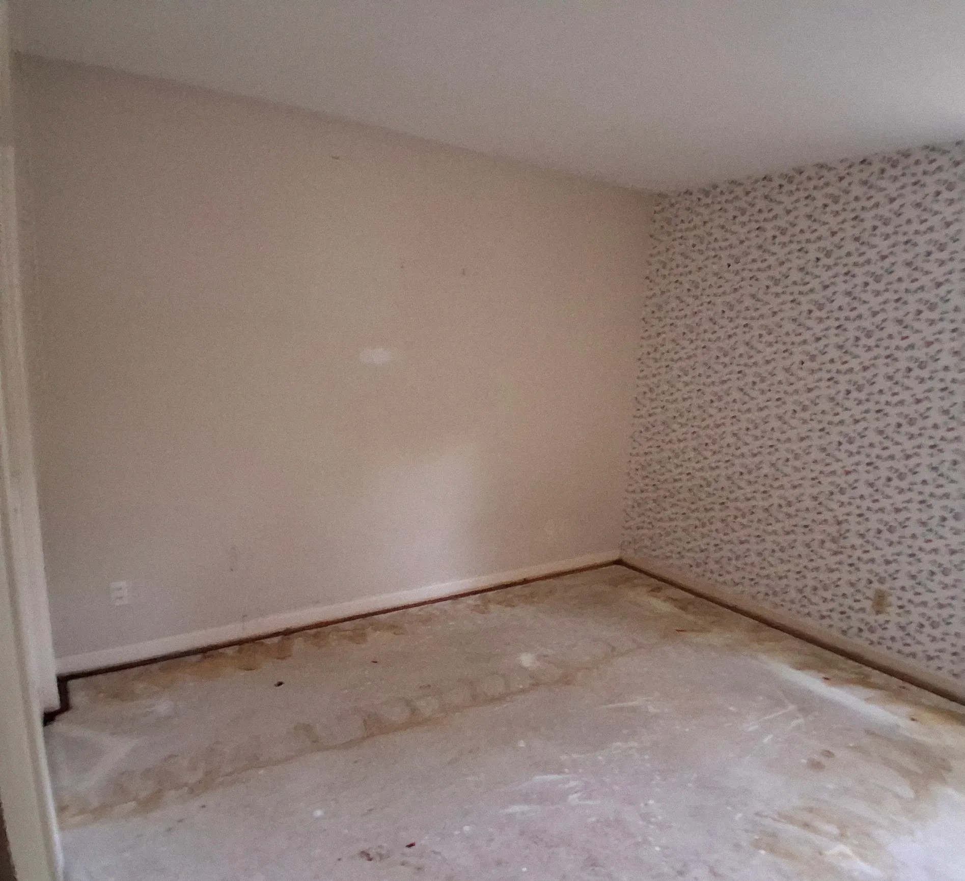 Single Family Residence For Sale in Bowie County , 207 Wildwood Drive, Texarkana, Texas 75501, 4 Bedroom, 3 Bathroom, Garage spaces, 2,877 Sqft, built in 1965, mls#21292346, Real Estate Agent in Texarkana, Homes For Sale in Bowie county, Homes For Sale in Texarkana, Realtor in Texarkana Texas, Real Estate Brokerage Independent Realty Texas, Luminita Cordes Realtor