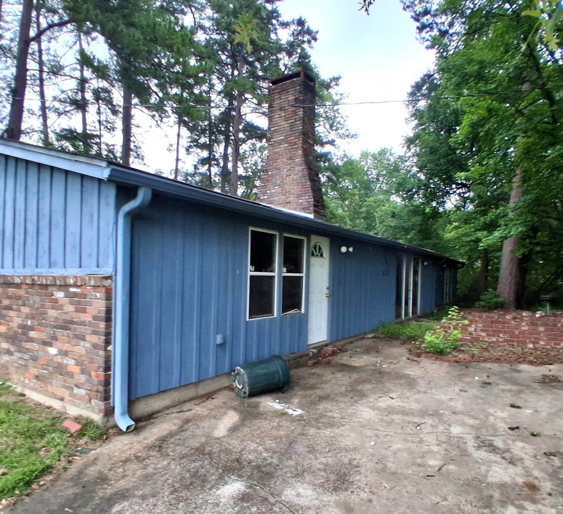 Single Family Residence For Sale in Bowie County , 207 Wildwood Drive, Texarkana, Texas 75501, 4 Bedroom, 3 Bathroom, Garage spaces, 2,877 Sqft, built in 1965, mls#21292346, Real Estate Agent in Texarkana, Homes For Sale in Bowie county, Homes For Sale in Texarkana, Realtor in Texarkana Texas, Real Estate Brokerage Independent Realty Texas, Luminita Cordes Realtor