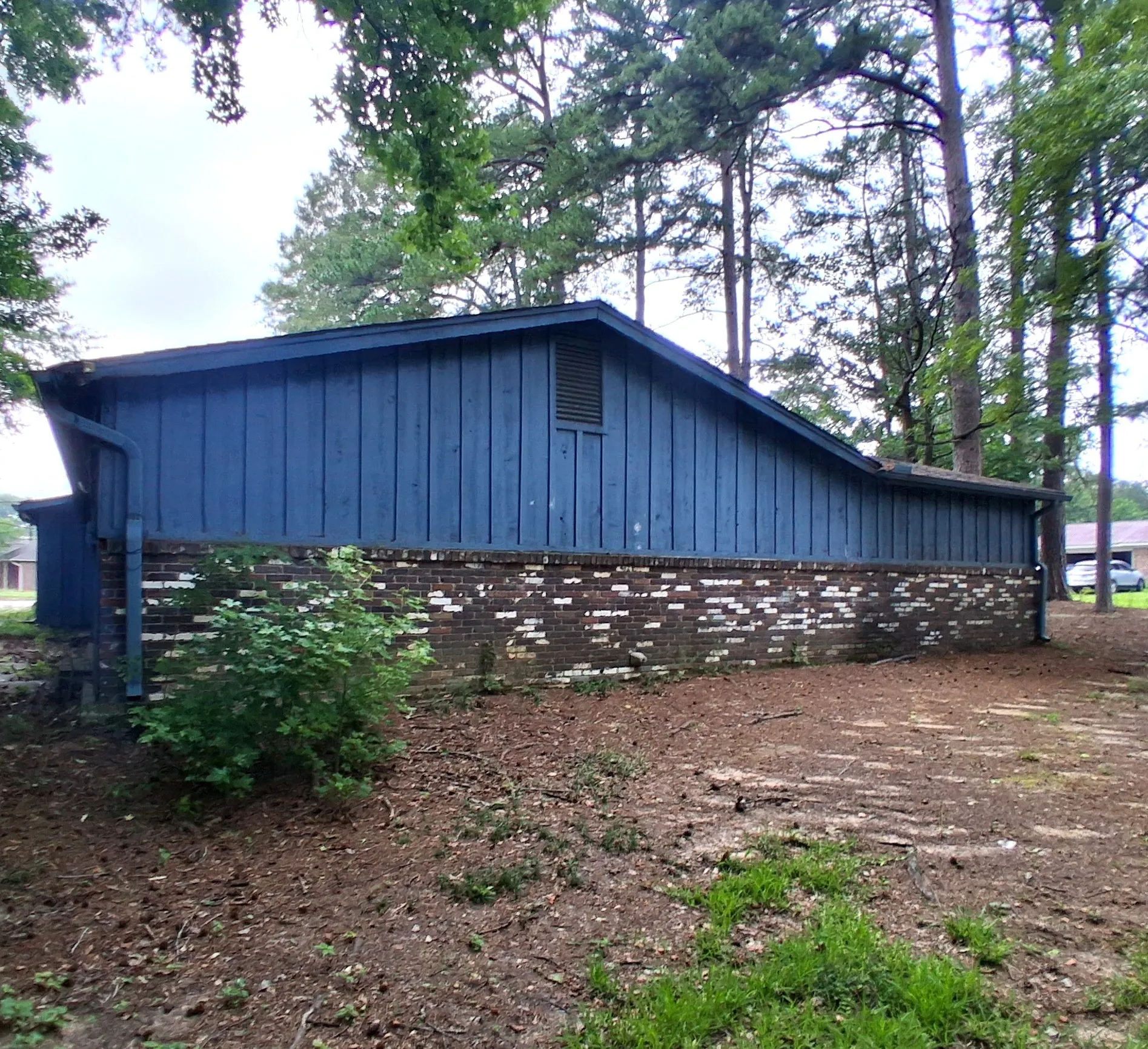Single Family Residence For Sale in Bowie County , 207 Wildwood Drive, Texarkana, Texas 75501, 4 Bedroom, 3 Bathroom, Garage spaces, 2,877 Sqft, built in 1965, mls#21292346, Real Estate Agent in Texarkana, Homes For Sale in Bowie county, Homes For Sale in Texarkana, Realtor in Texarkana Texas, Real Estate Brokerage Independent Realty Texas, Luminita Cordes Realtor