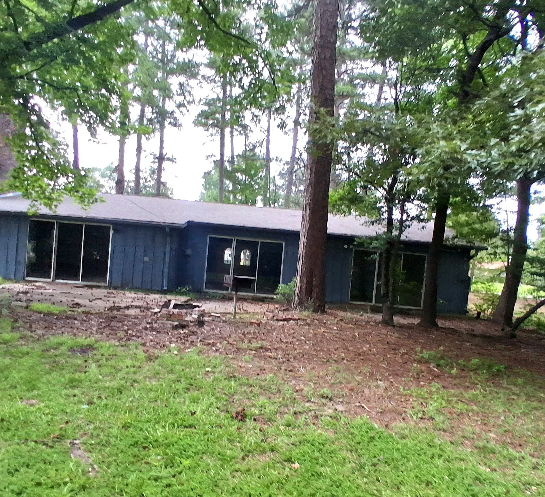 Single Family Residence For Sale in Bowie County , 207 Wildwood Drive, Texarkana, Texas 75501, 4 Bedroom, 3 Bathroom, Garage spaces, 2,877 Sqft, built in 1965, mls#21292346, Real Estate Agent in Texarkana, Homes For Sale in Bowie county, Homes For Sale in Texarkana, Realtor in Texarkana Texas, Real Estate Brokerage Independent Realty Texas, Luminita Cordes Realtor