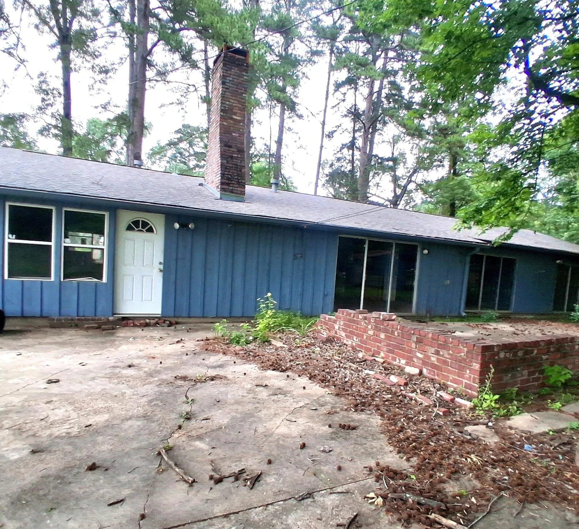 Single Family Residence For Sale in Bowie County , 207 Wildwood Drive, Texarkana, Texas 75501, 4 Bedroom, 3 Bathroom, Garage spaces, 2,877 Sqft, built in 1965, mls#21292346, Real Estate Agent in Texarkana, Homes For Sale in Bowie county, Homes For Sale in Texarkana, Realtor in Texarkana Texas, Real Estate Brokerage Independent Realty Texas, Luminita Cordes Realtor