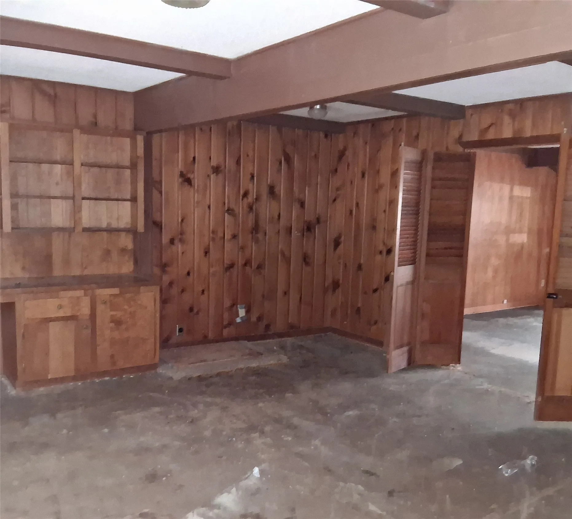 Single Family Residence For Sale in Bowie County , 207 Wildwood Drive, Texarkana, Texas 75501, 4 Bedroom, 3 Bathroom, Garage spaces, 2,877 Sqft, built in 1965, mls#21292346, Real Estate Agent in Texarkana, Homes For Sale in Bowie county, Homes For Sale in Texarkana, Realtor in Texarkana Texas, Real Estate Brokerage Independent Realty Texas, Luminita Cordes Realtor