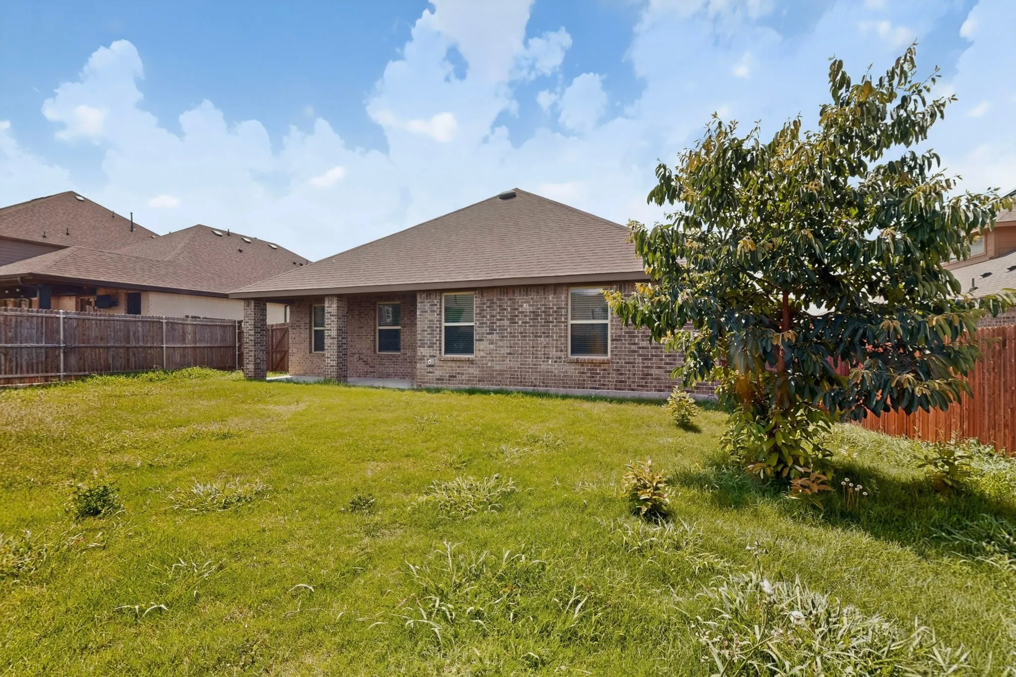 Single Family Residence For Sale in Rockwall County , 430 Forestridge Drive, Fate, Texas 75087, 4 Bedroom, 2 Bathroom, 2 Garage spaces, 2,061 Sqft, built in 2020, mls#21294196, Real Estate Agent in Fate, Homes For Sale in Rockwall county, Homes For Sale in Fate, Realtor in Fate Texas, Real Estate Brokerage Independent Realty Texas, Luminita Cordes Realtor