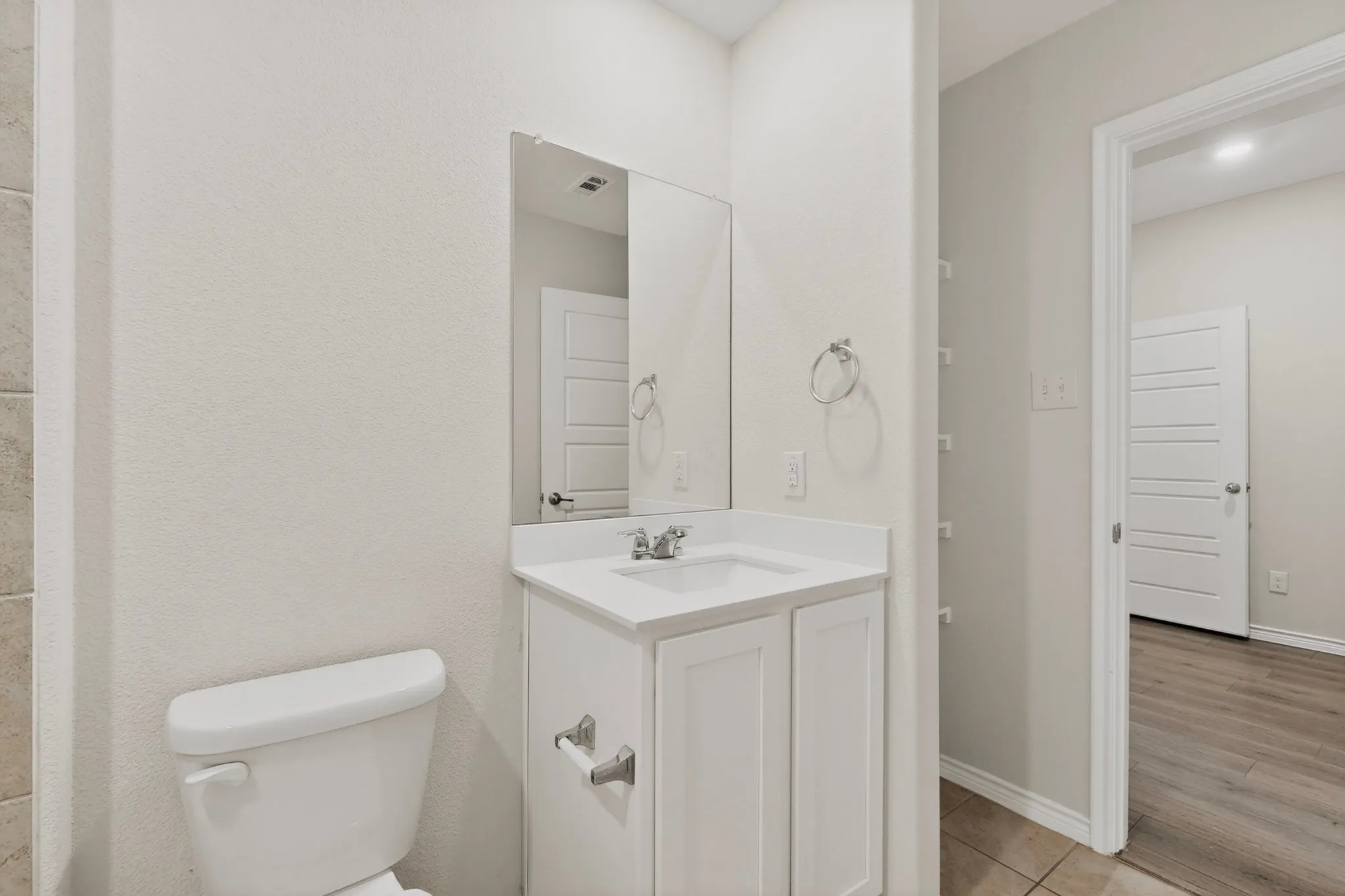Single Family Residence For Sale in Rockwall County , 430 Forestridge Drive, Fate, Texas 75087, 4 Bedroom, 2 Bathroom, 2 Garage spaces, 2,061 Sqft, built in 2020, mls#21294196, Real Estate Agent in Fate, Homes For Sale in Rockwall county, Homes For Sale in Fate, Realtor in Fate Texas, Real Estate Brokerage Independent Realty Texas, Luminita Cordes Realtor