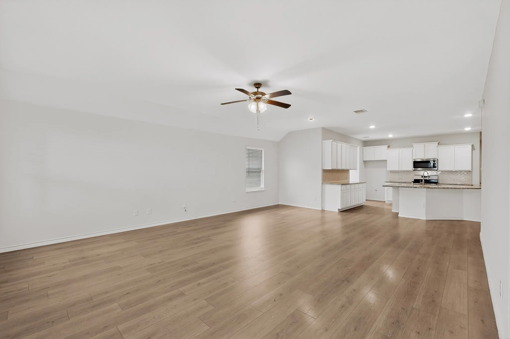 Single Family Residence For Sale in Rockwall County , 430 Forestridge Drive, Fate, Texas 75087, 4 Bedroom, 2 Bathroom, 2 Garage spaces, 2,061 Sqft, built in 2020, mls#21294196, Real Estate Agent in Fate, Homes For Sale in Rockwall county, Homes For Sale in Fate, Realtor in Fate Texas, Real Estate Brokerage Independent Realty Texas, Luminita Cordes Realtor