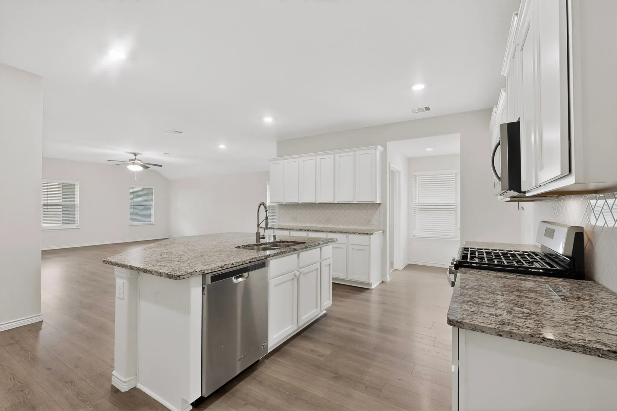 Single Family Residence For Sale in Rockwall County , 430 Forestridge Drive, Fate, Texas 75087, 4 Bedroom, 2 Bathroom, 2 Garage spaces, 2,061 Sqft, built in 2020, mls#21294196, Real Estate Agent in Fate, Homes For Sale in Rockwall county, Homes For Sale in Fate, Realtor in Fate Texas, Real Estate Brokerage Independent Realty Texas, Luminita Cordes Realtor