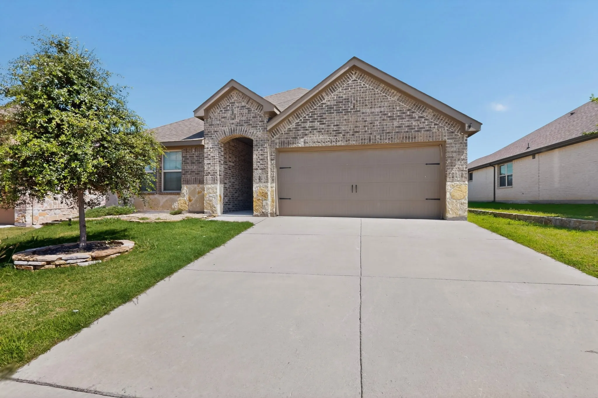 Single Family Residence For Sale in Rockwall County , 430 Forestridge Drive, Fate, Texas 75087, 4 Bedroom, 2 Bathroom, 2 Garage spaces, 2,061 Sqft, built in 2020, mls#21294196, Real Estate Agent in Fate, Homes For Sale in Rockwall county, Homes For Sale in Fate, Realtor in Fate Texas, Real Estate Brokerage Independent Realty Texas, Luminita Cordes Realtor