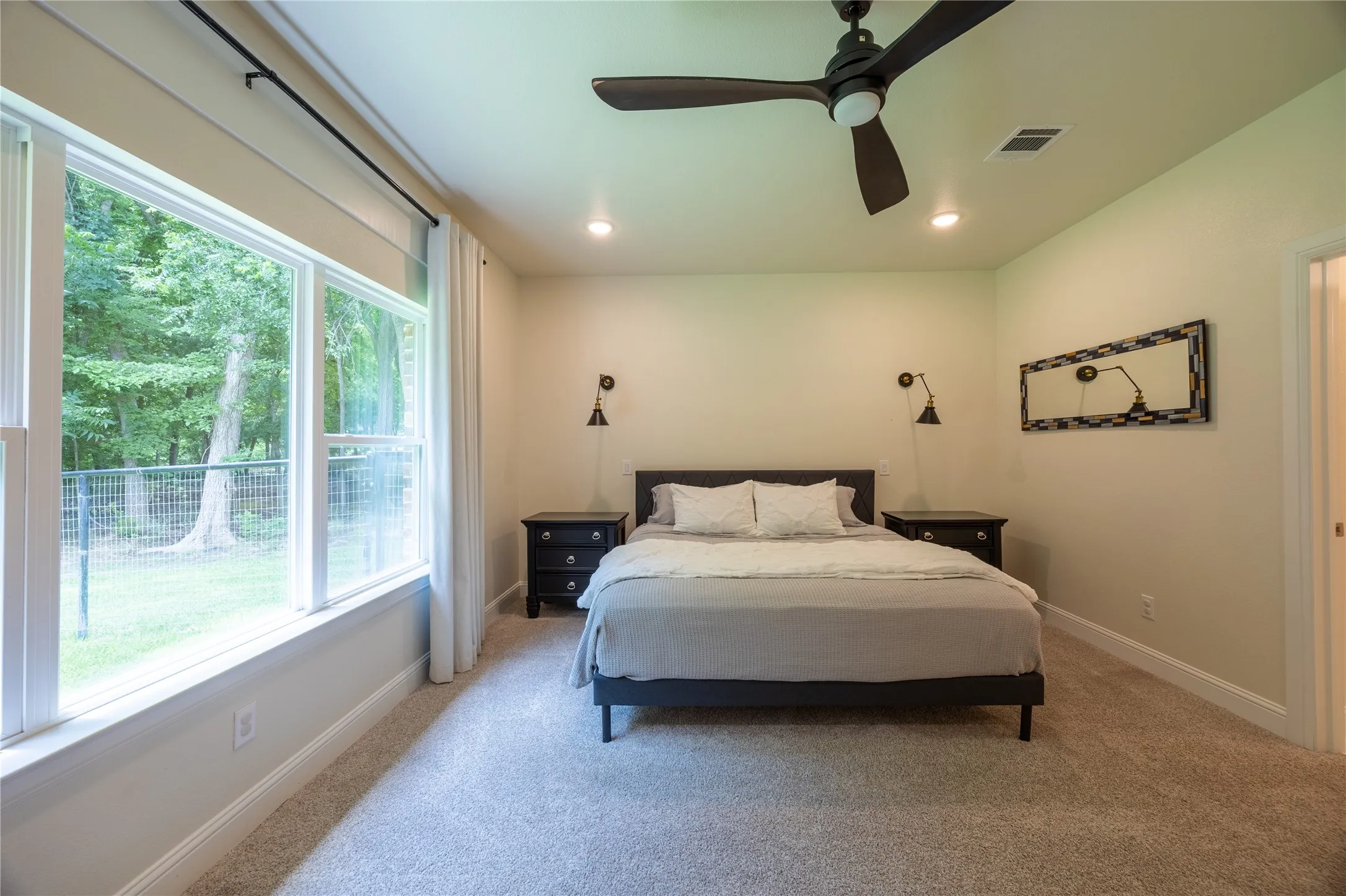 Single Family Residence For Sale in Parker County , 354 Glade Valley, Azle, Texas 76020, 4 Bedroom, 4 Bathroom, 3 Garage spaces, 2,611 Sqft, built in 2022, mls#21294326, Real Estate Agent in Azle, Homes For Sale in Parker county, Homes For Sale in Azle, Realtor in Azle Texas, Real Estate Brokerage Independent Realty Texas, Luminita Cordes Realtor