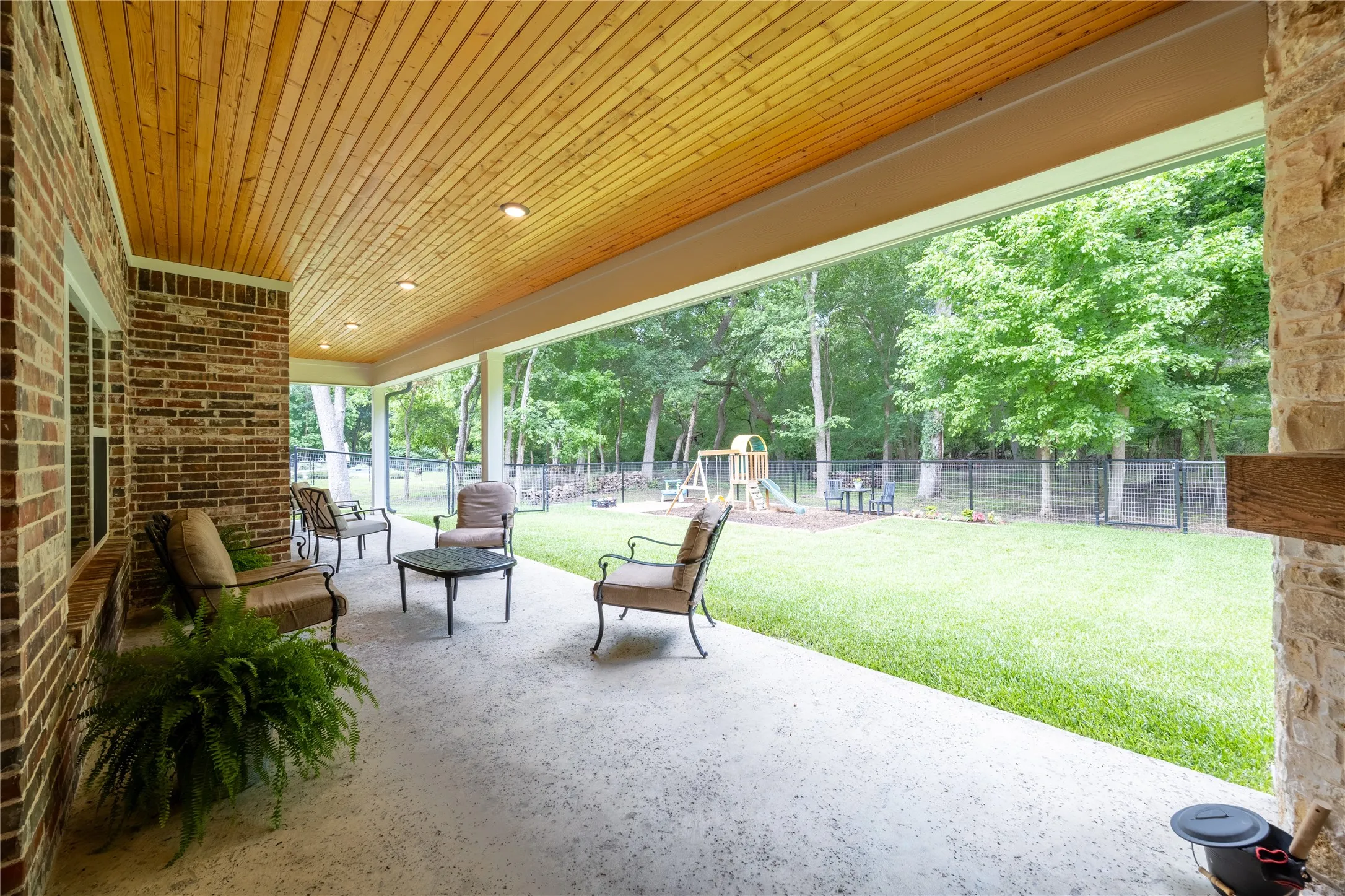 Single Family Residence For Sale in Parker County , 354 Glade Valley, Azle, Texas 76020, 4 Bedroom, 4 Bathroom, 3 Garage spaces, 2,611 Sqft, built in 2022, mls#21294326, Real Estate Agent in Azle, Homes For Sale in Parker county, Homes For Sale in Azle, Realtor in Azle Texas, Real Estate Brokerage Independent Realty Texas, Luminita Cordes Realtor