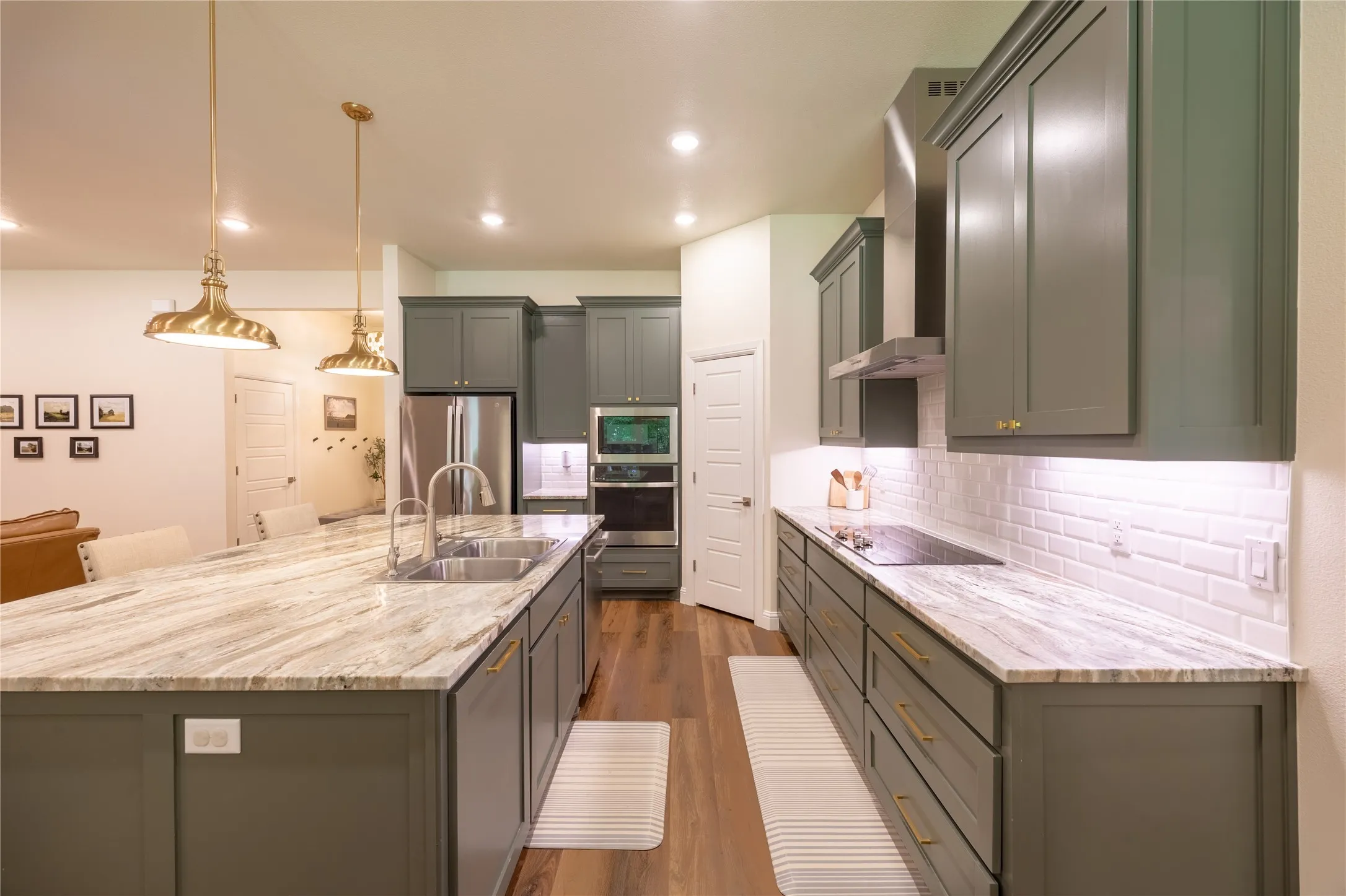 Single Family Residence For Sale in Parker County , 354 Glade Valley, Azle, Texas 76020, 4 Bedroom, 4 Bathroom, 3 Garage spaces, 2,611 Sqft, built in 2022, mls#21294326, Real Estate Agent in Azle, Homes For Sale in Parker county, Homes For Sale in Azle, Realtor in Azle Texas, Real Estate Brokerage Independent Realty Texas, Luminita Cordes Realtor