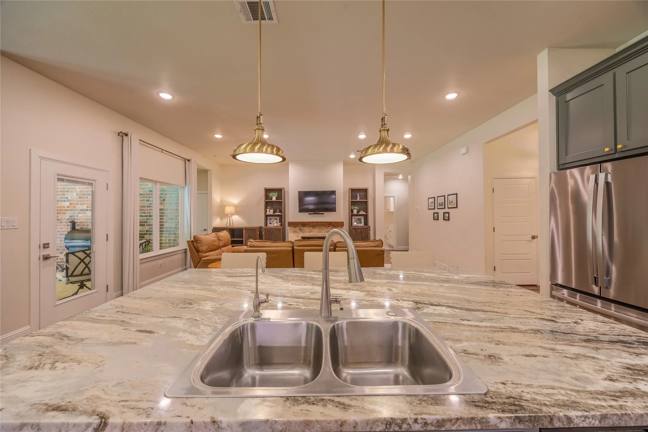 Single Family Residence For Sale in Parker County , 354 Glade Valley, Azle, Texas 76020, 4 Bedroom, 4 Bathroom, 3 Garage spaces, 2,611 Sqft, built in 2022, mls#21294326, Real Estate Agent in Azle, Homes For Sale in Parker county, Homes For Sale in Azle, Realtor in Azle Texas, Real Estate Brokerage Independent Realty Texas, Luminita Cordes Realtor