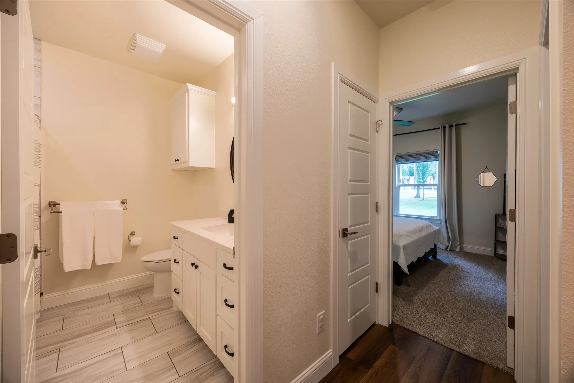 Single Family Residence For Sale in Parker County , 354 Glade Valley, Azle, Texas 76020, 4 Bedroom, 4 Bathroom, 3 Garage spaces, 2,611 Sqft, built in 2022, mls#21294326, Real Estate Agent in Azle, Homes For Sale in Parker county, Homes For Sale in Azle, Realtor in Azle Texas, Real Estate Brokerage Independent Realty Texas, Luminita Cordes Realtor