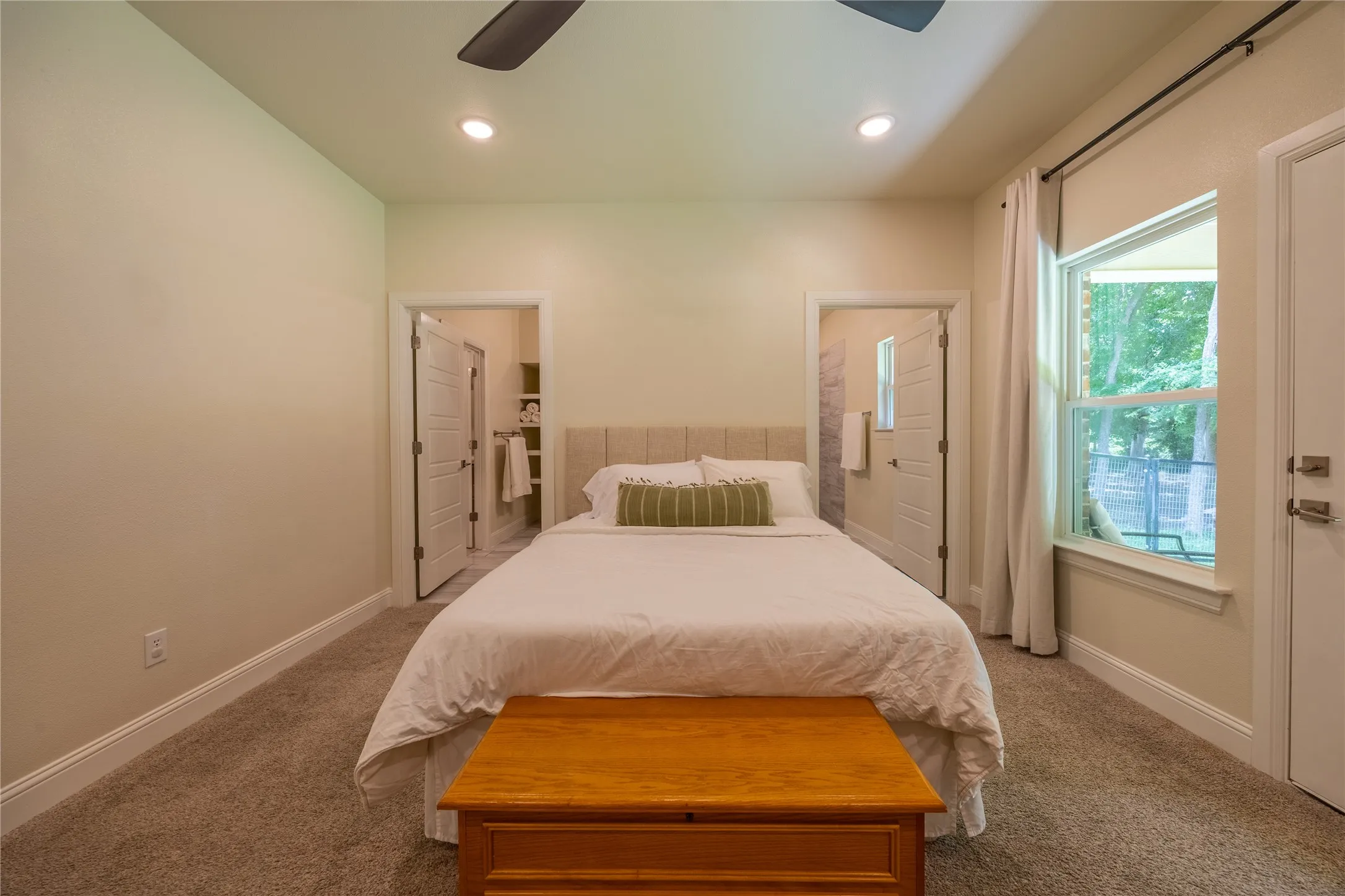Single Family Residence For Sale in Parker County , 354 Glade Valley, Azle, Texas 76020, 4 Bedroom, 4 Bathroom, 3 Garage spaces, 2,611 Sqft, built in 2022, mls#21294326, Real Estate Agent in Azle, Homes For Sale in Parker county, Homes For Sale in Azle, Realtor in Azle Texas, Real Estate Brokerage Independent Realty Texas, Luminita Cordes Realtor