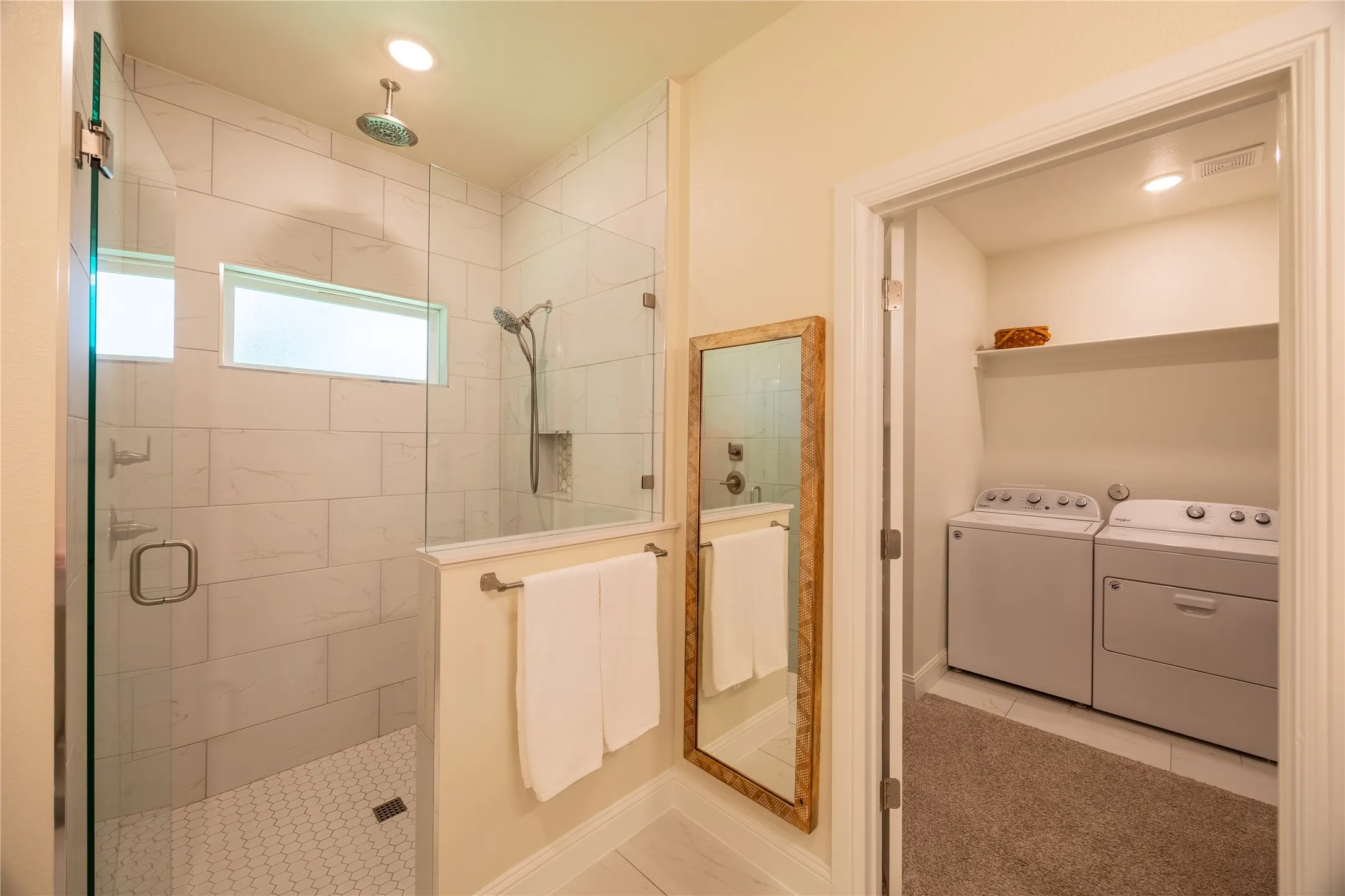 Single Family Residence For Sale in Parker County , 354 Glade Valley, Azle, Texas 76020, 4 Bedroom, 4 Bathroom, 3 Garage spaces, 2,611 Sqft, built in 2022, mls#21294326, Real Estate Agent in Azle, Homes For Sale in Parker county, Homes For Sale in Azle, Realtor in Azle Texas, Real Estate Brokerage Independent Realty Texas, Luminita Cordes Realtor