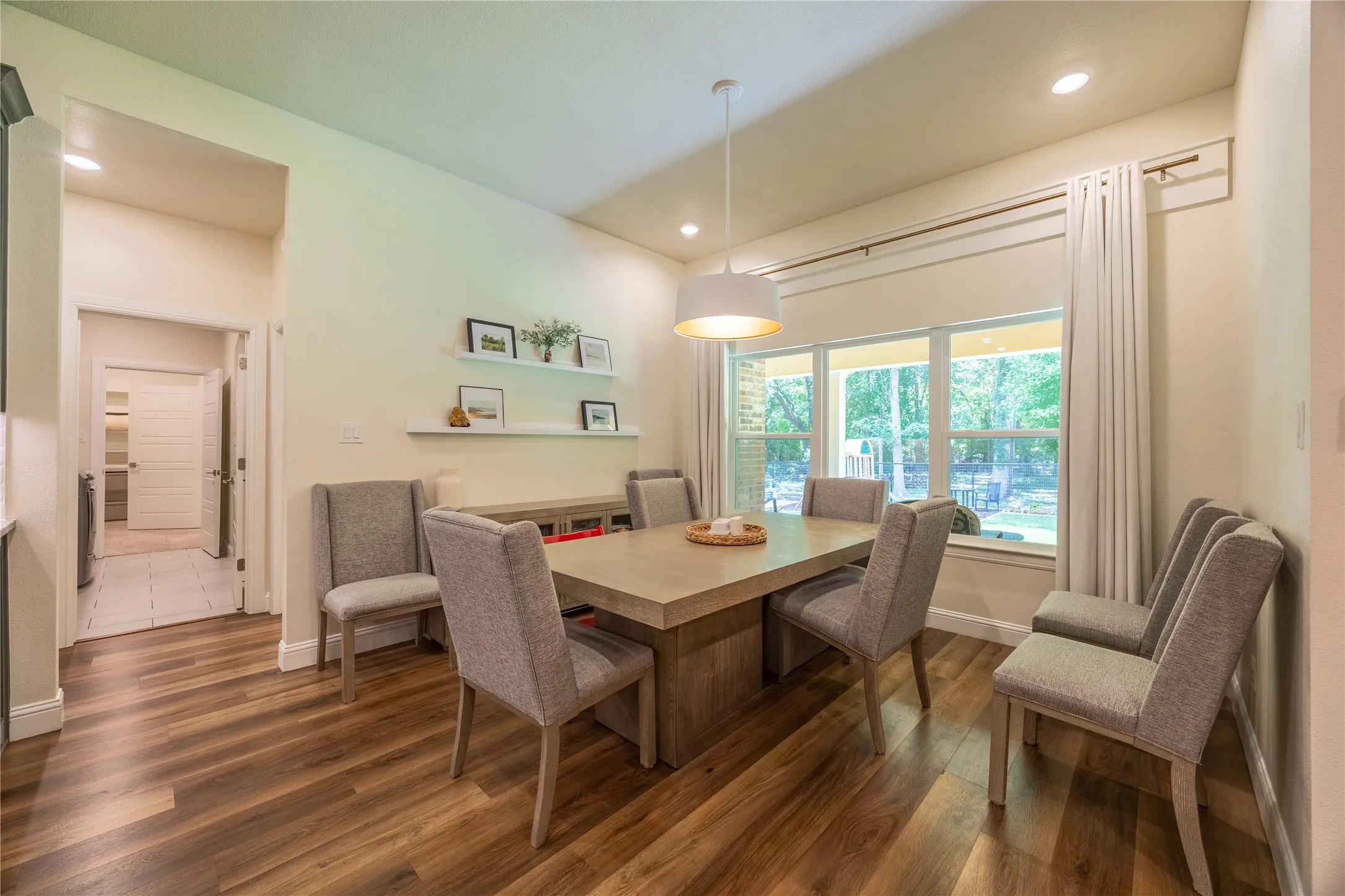 Single Family Residence For Sale in Parker County , 354 Glade Valley, Azle, Texas 76020, 4 Bedroom, 4 Bathroom, 3 Garage spaces, 2,611 Sqft, built in 2022, mls#21294326, Real Estate Agent in Azle, Homes For Sale in Parker county, Homes For Sale in Azle, Realtor in Azle Texas, Real Estate Brokerage Independent Realty Texas, Luminita Cordes Realtor