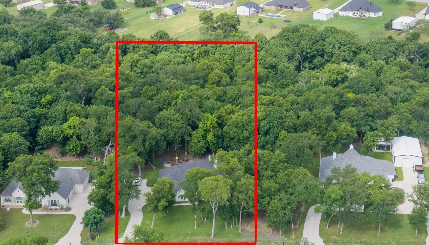 Single Family Residence For Sale in Parker County , 354 Glade Valley, Azle, Texas 76020, 4 Bedroom, 4 Bathroom, 3 Garage spaces, 2,611 Sqft, built in 2022, mls#21294326, Real Estate Agent in Azle, Homes For Sale in Parker county, Homes For Sale in Azle, Realtor in Azle Texas, Real Estate Brokerage Independent Realty Texas, Luminita Cordes Realtor