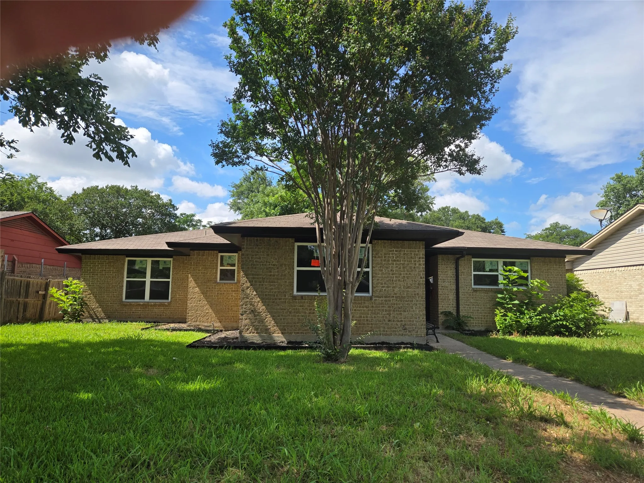 Single Family Residence For Sale in Dallas County , 1509 Bowie Street, Garland, Texas 75042, 4 Bedroom, 2 Bathroom, 2 Garage spaces, 1,248 Sqft, built in 1969, mls#21288816, Real Estate Agent in Garland, Homes For Sale in Dallas county, Homes For Sale in Garland, Realtor in Garland Texas, Real Estate Brokerage Independent Realty Texas, Luminita Cordes Realtor