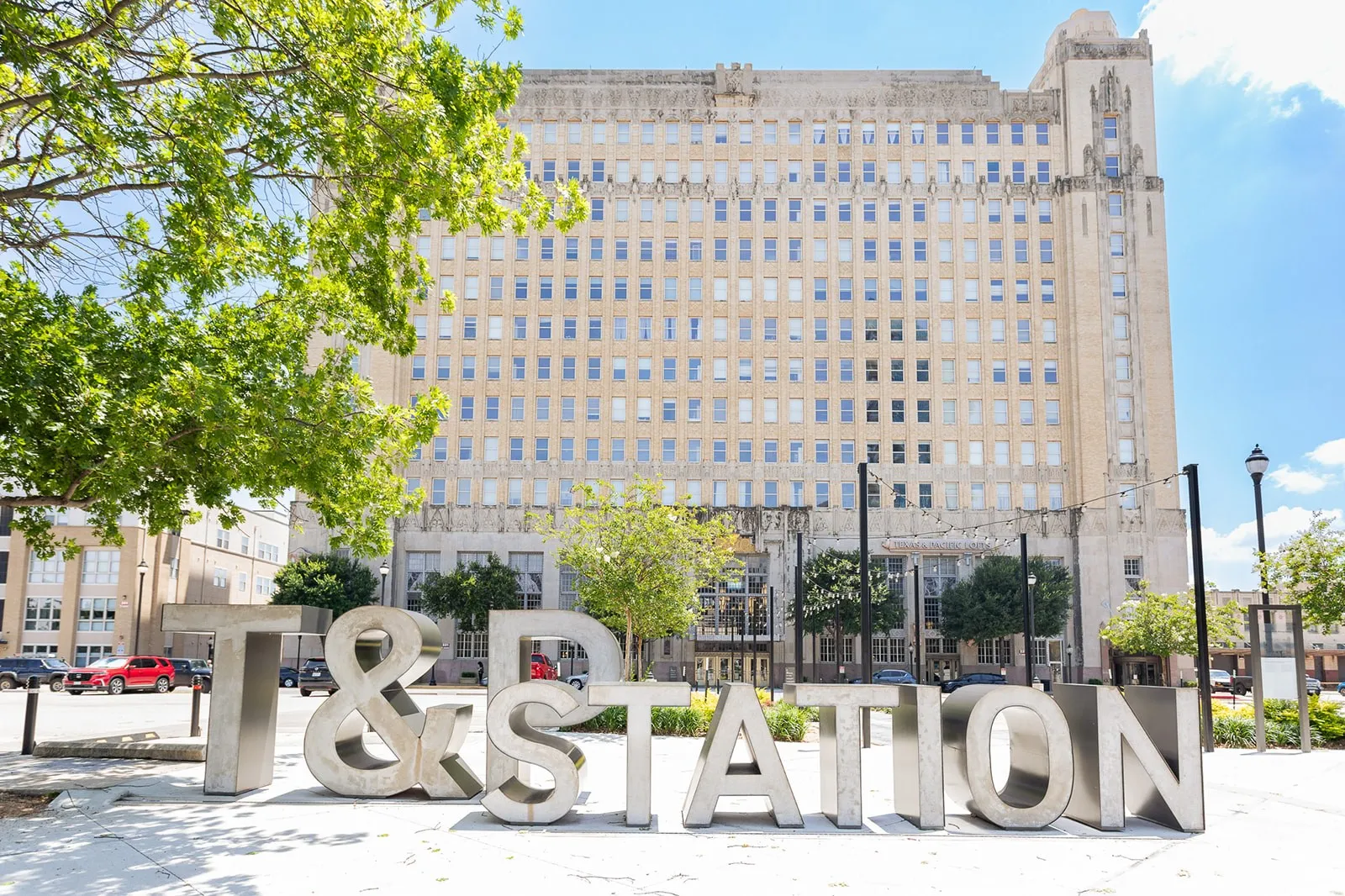 Condominium For Sale in Tarrant County , 221 W Lancaster Avenue 11009, Fort Worth, Texas 76102, 1 Bedroom, 1 Bathroom, Garage spaces, 745 Sqft, built in 1930, mls#21279714, Real Estate Agent in Fort Worth, Homes For Sale in Tarrant county, Homes For Sale in Fort Worth, Realtor in Fort Worth Texas, Real Estate Brokerage Independent Realty Texas, Luminita Cordes Realtor